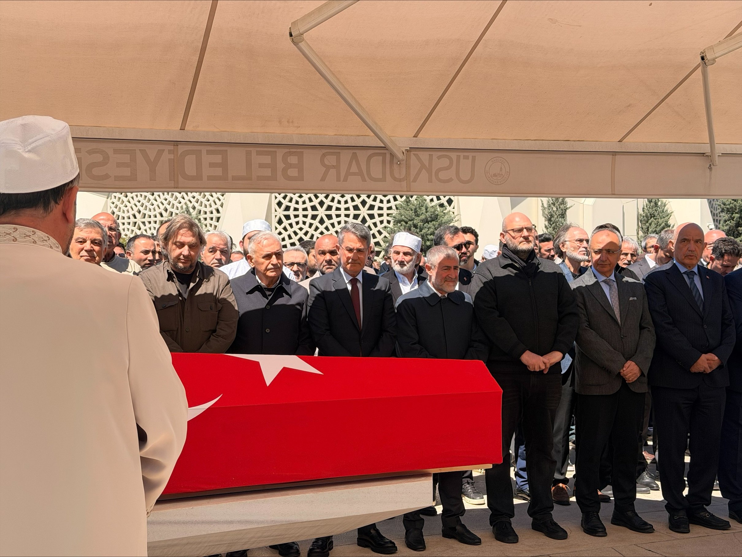 Cenaze töreni katılımcıları