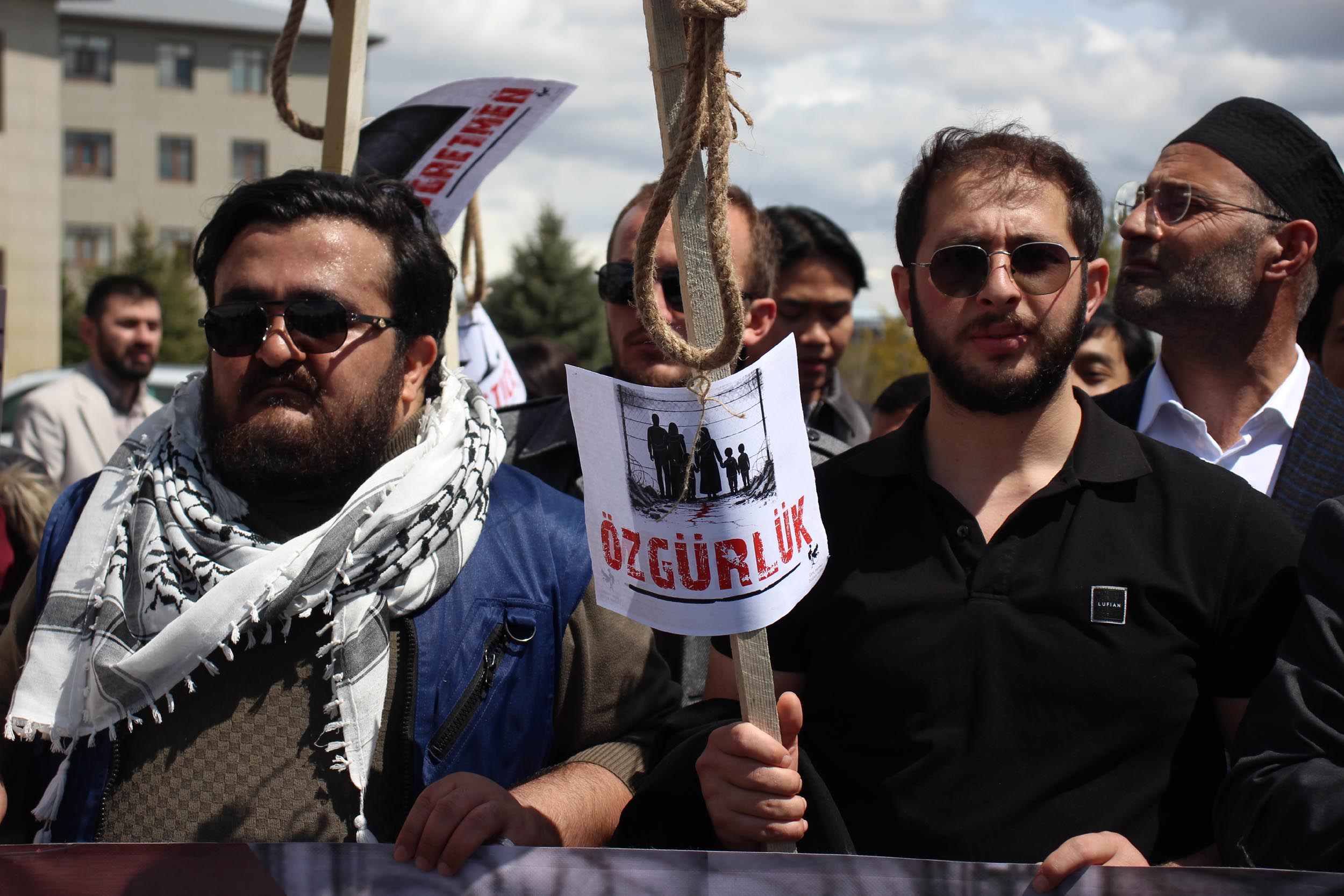 AİÇÜ protestosu yürüyüş anı