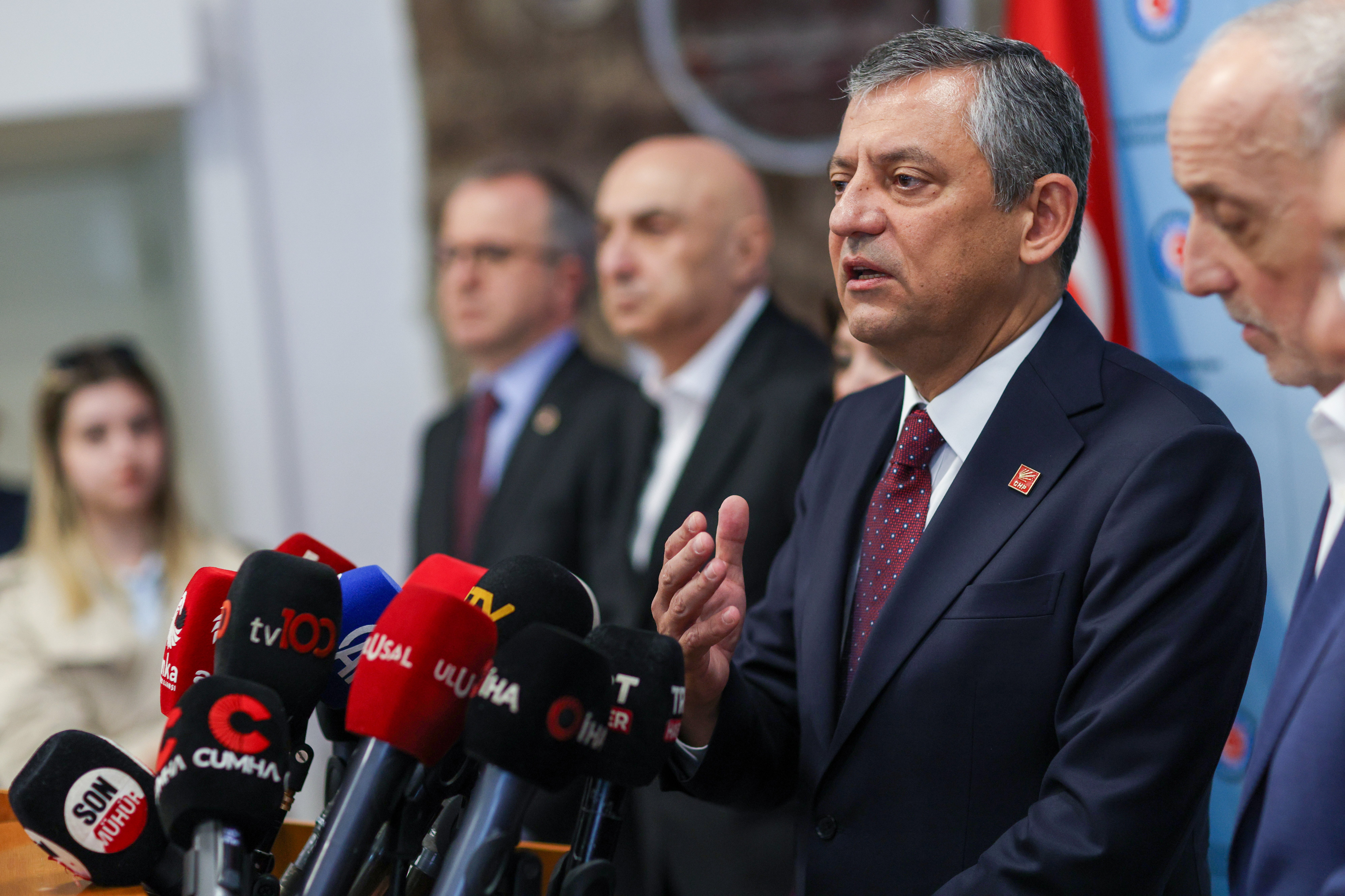 Özgür Özel TÜRK-İŞ ziyareti