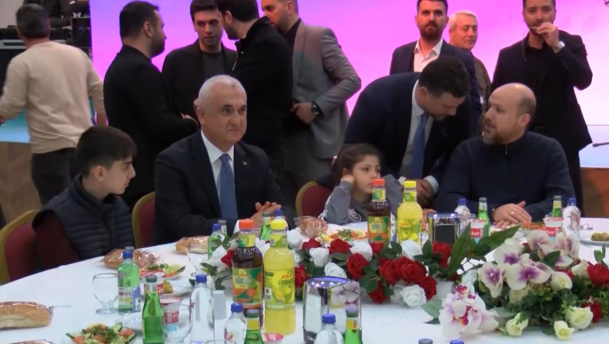 Bilal Erdoğan ve Katılımcılar