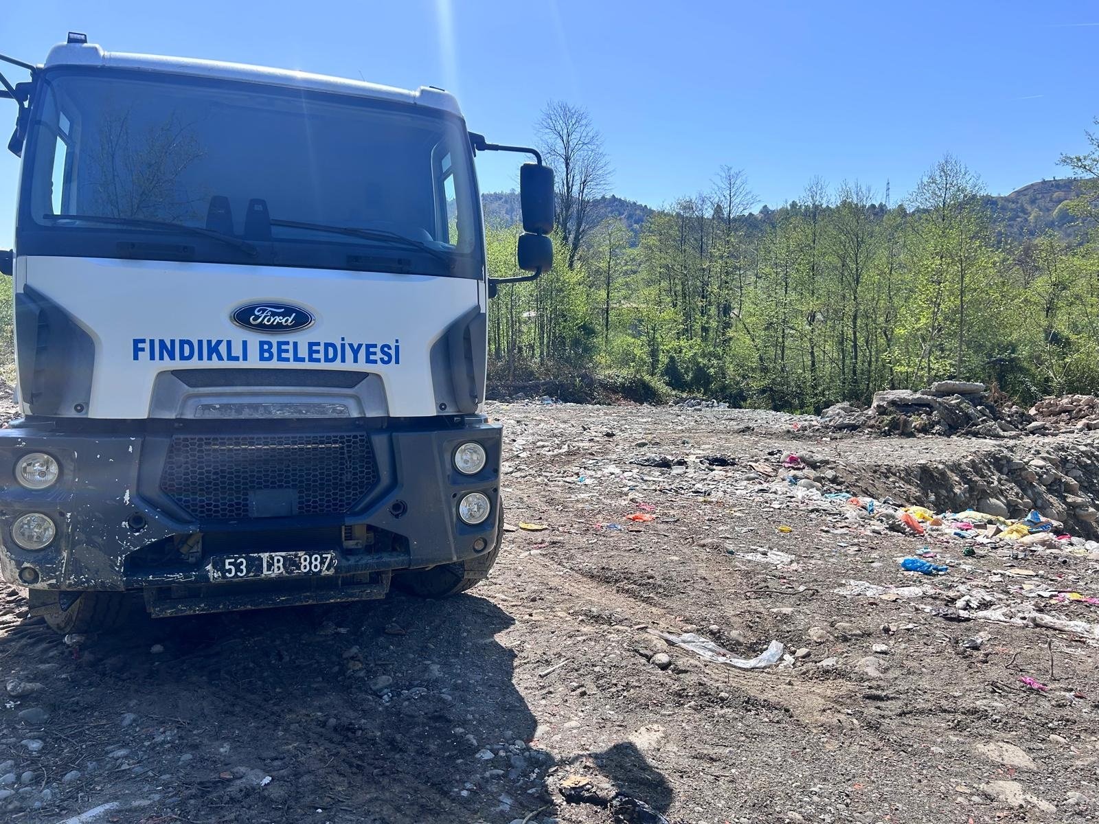 Fındıklı Belediyesi vahşi çöp depolama alanı