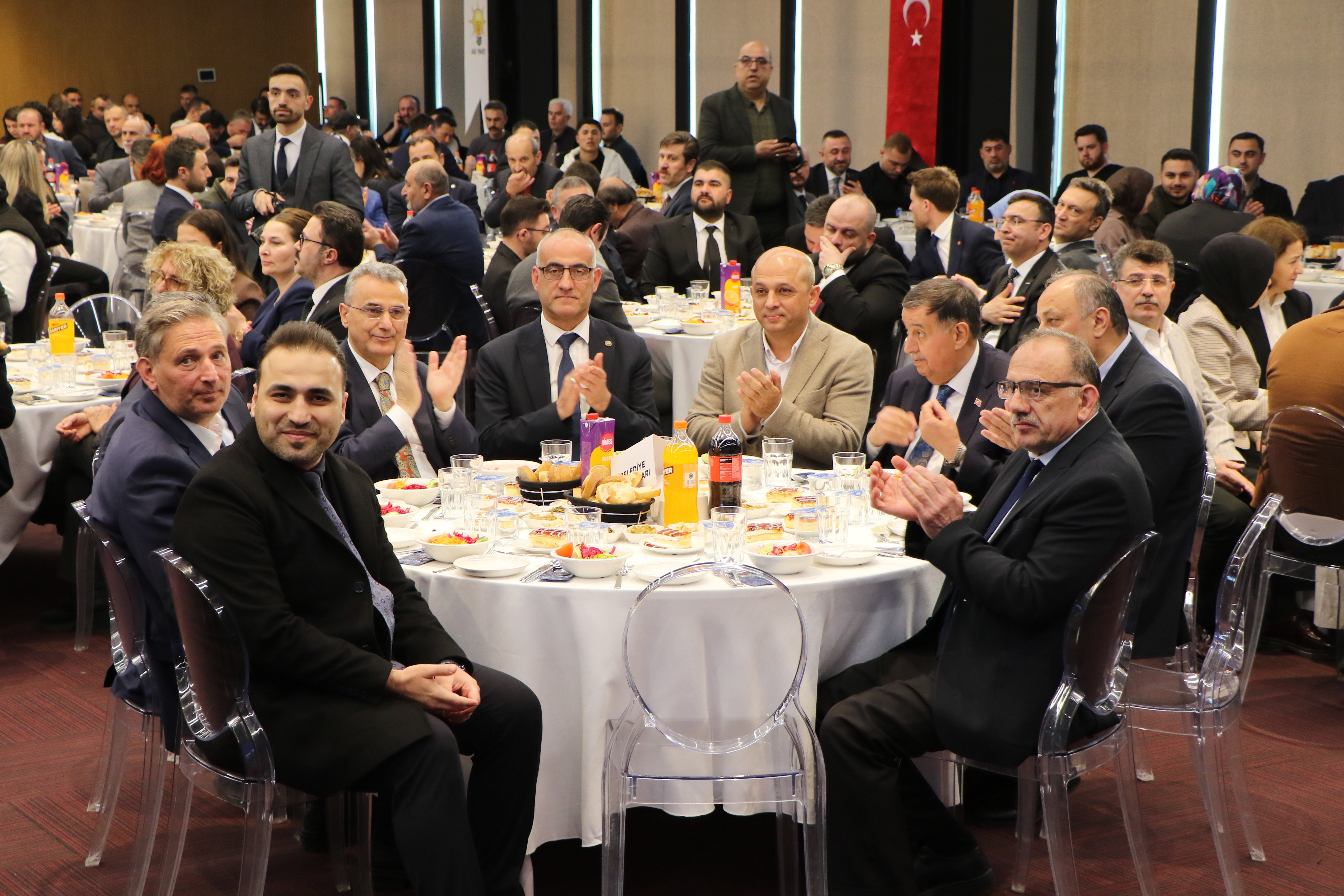 Binali Yıldırım ve katılımcılar