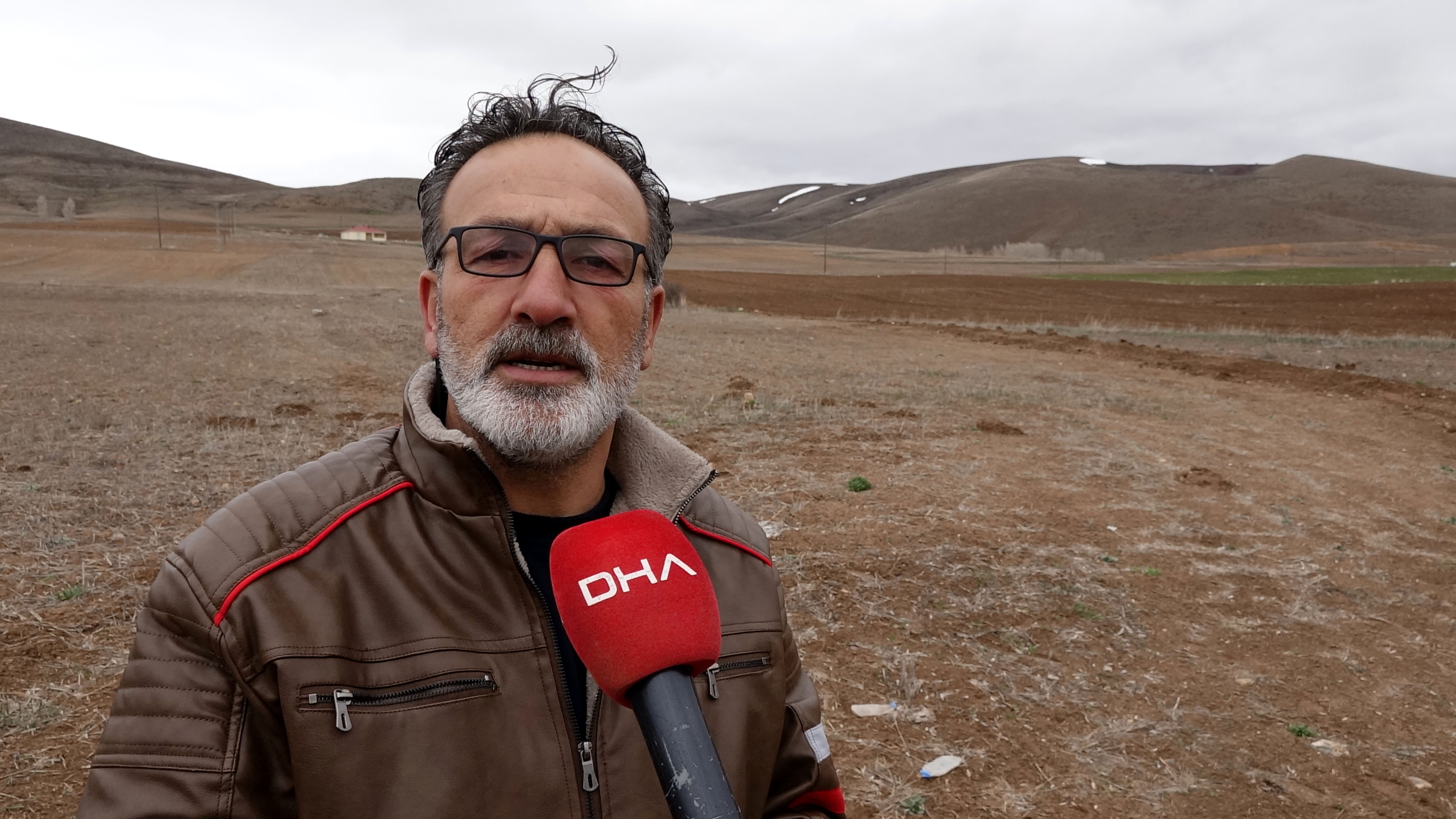 Köy halkından Ferdi Mutlu arazi bağışını değerlendiriyor