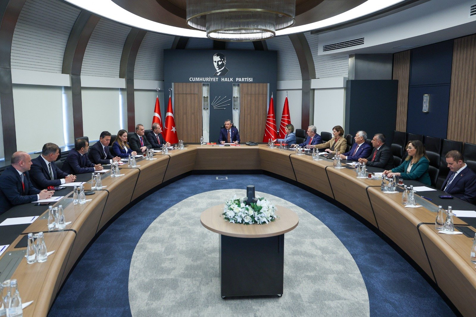 Özgür Özel CHP Belediye Başkanları Buluşması