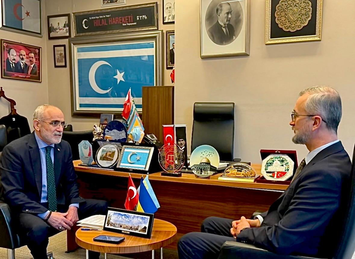 Cumhurbaşkanı Başdanışmanı Yalçın Topçu Ukrayna Büyükelçisi Nariman Celal ile görüşüyor