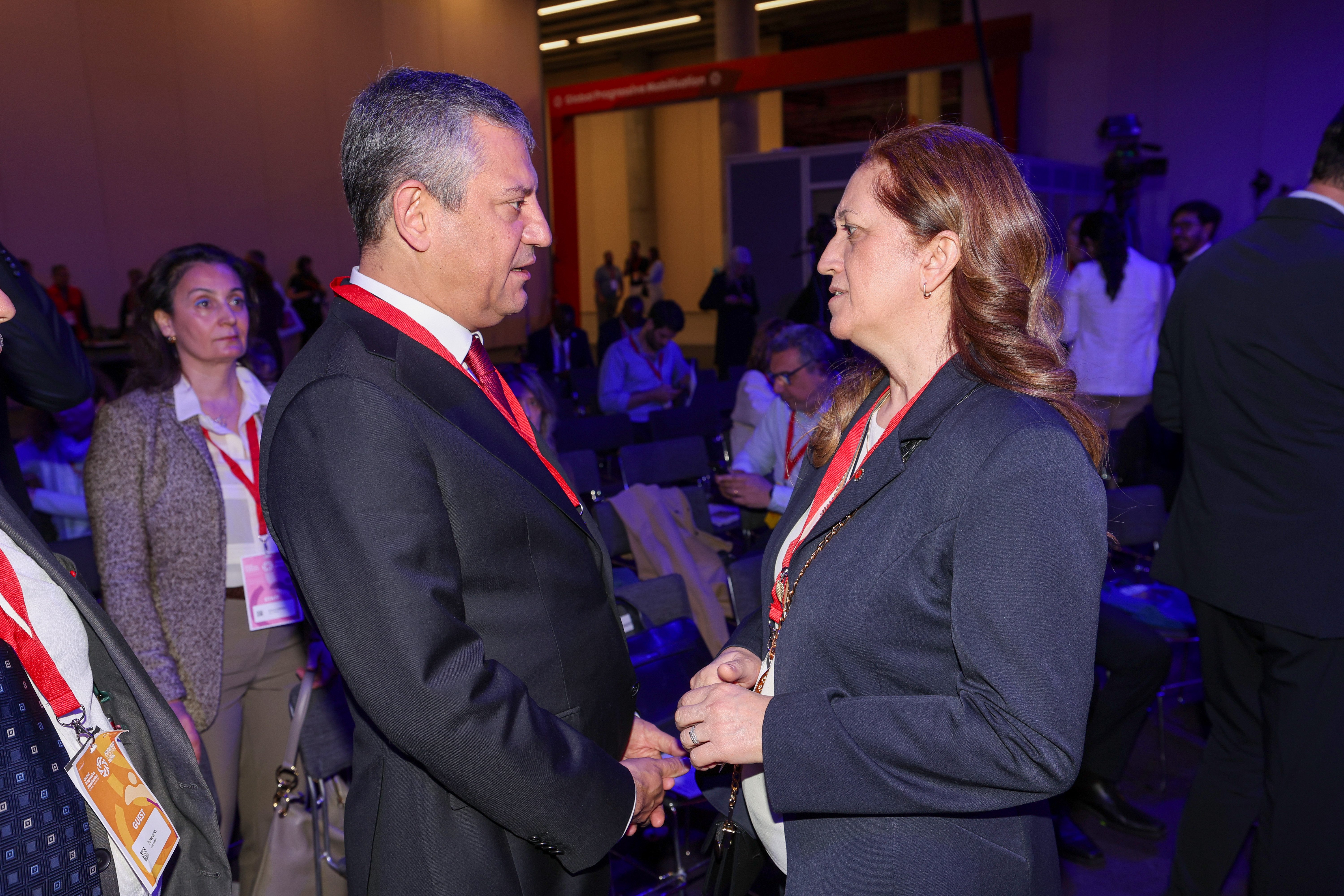 Özgür Özel Barselona