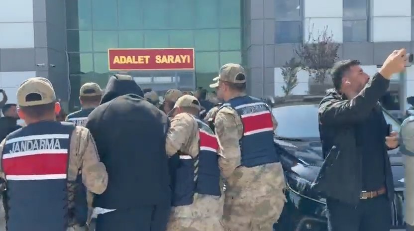 Gülistan Doku Ailesi