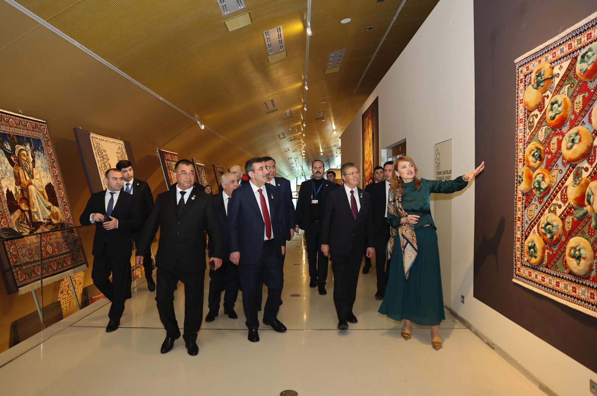 Azerbaycan Ulusal Halı Müzesi İç Görünüm