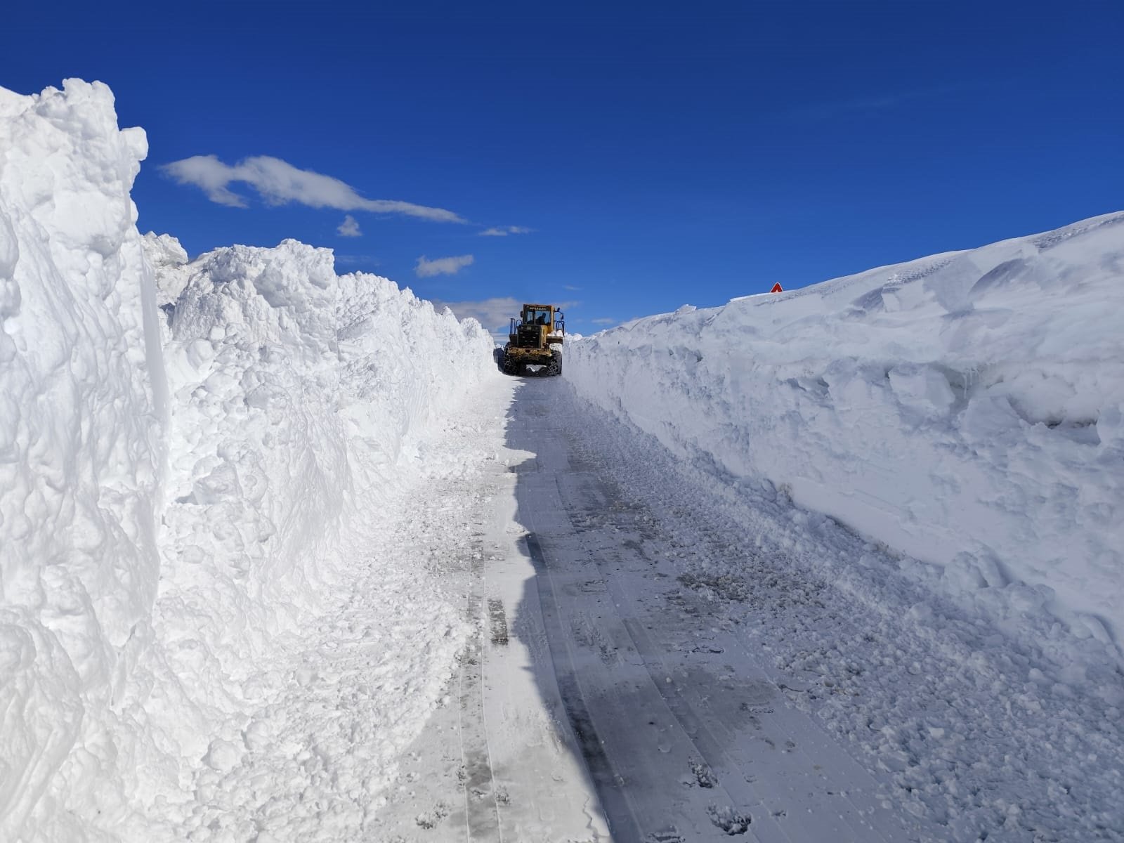 Van Başkale kar altında mahalle
