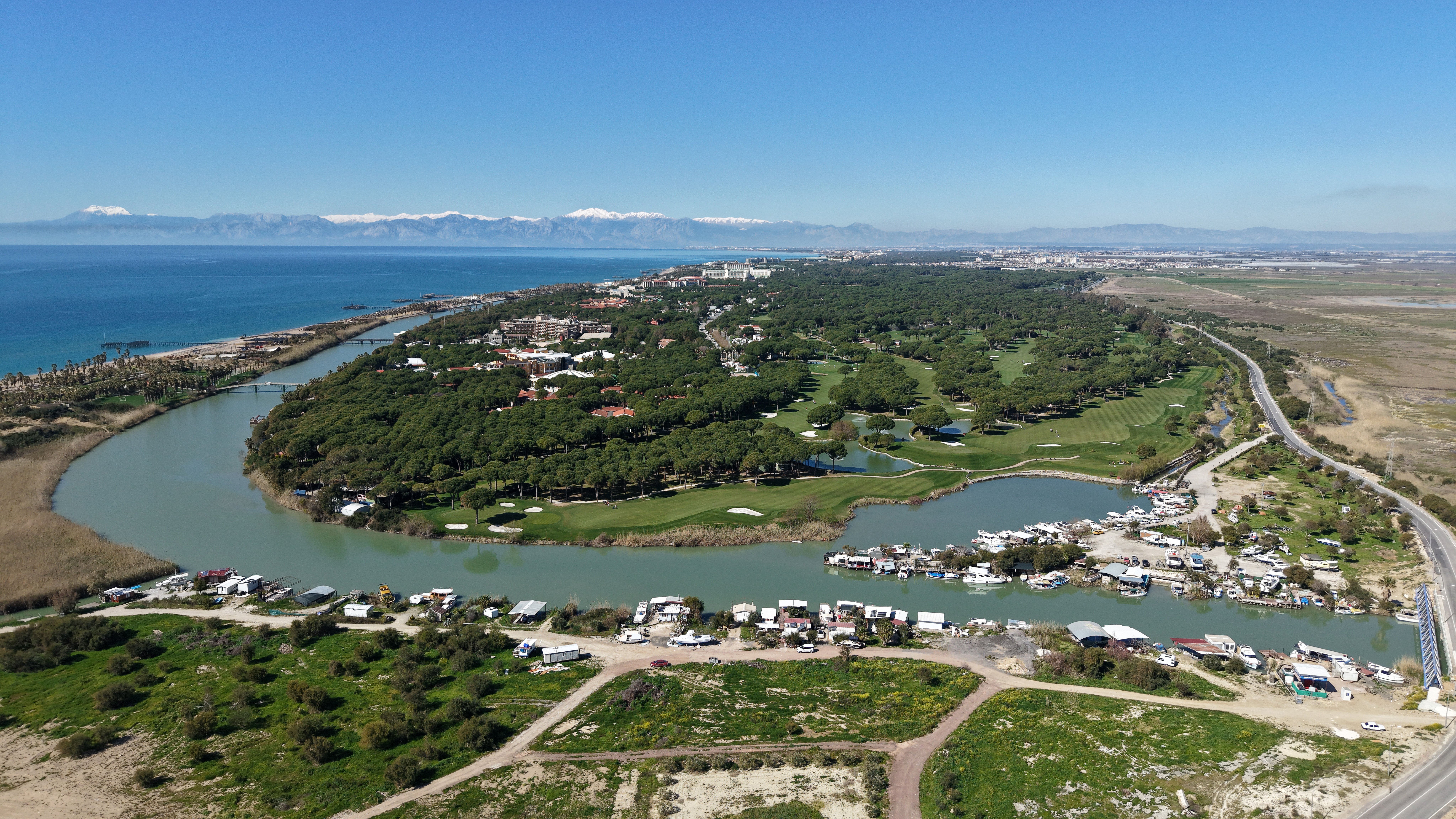 Acısu Nehri kaçak yapılar