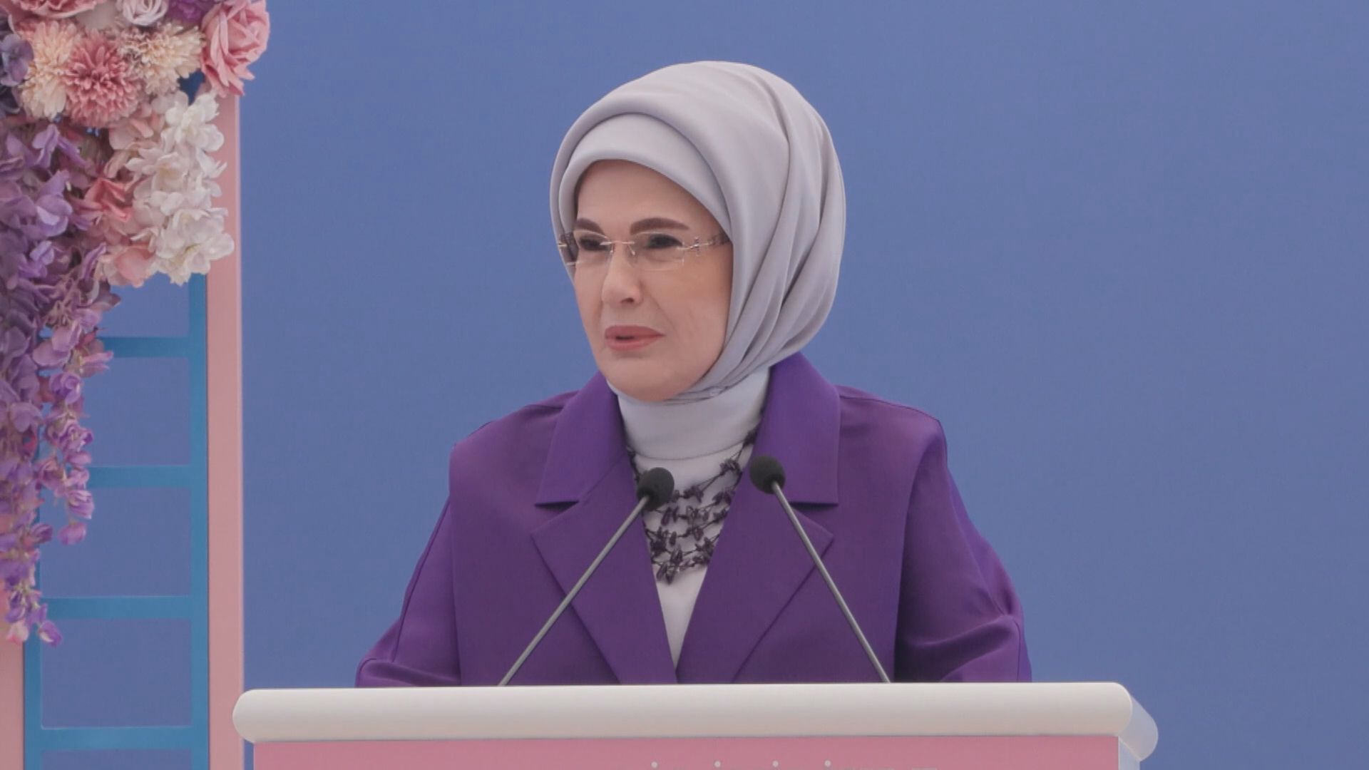 Emine Erdoğan Cemre Çarşısı