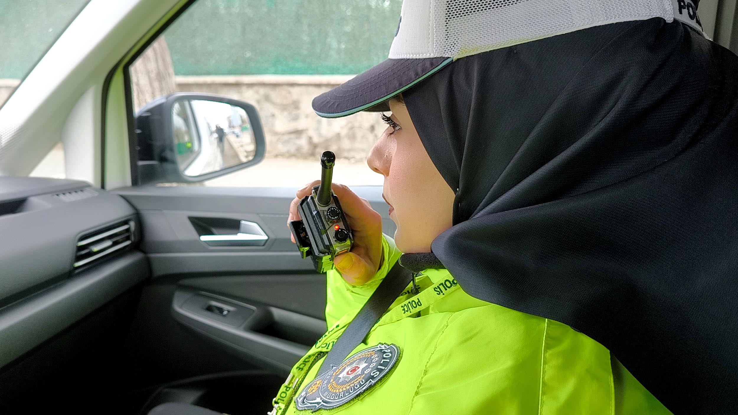 Kars kadın trafik polisleri görevde