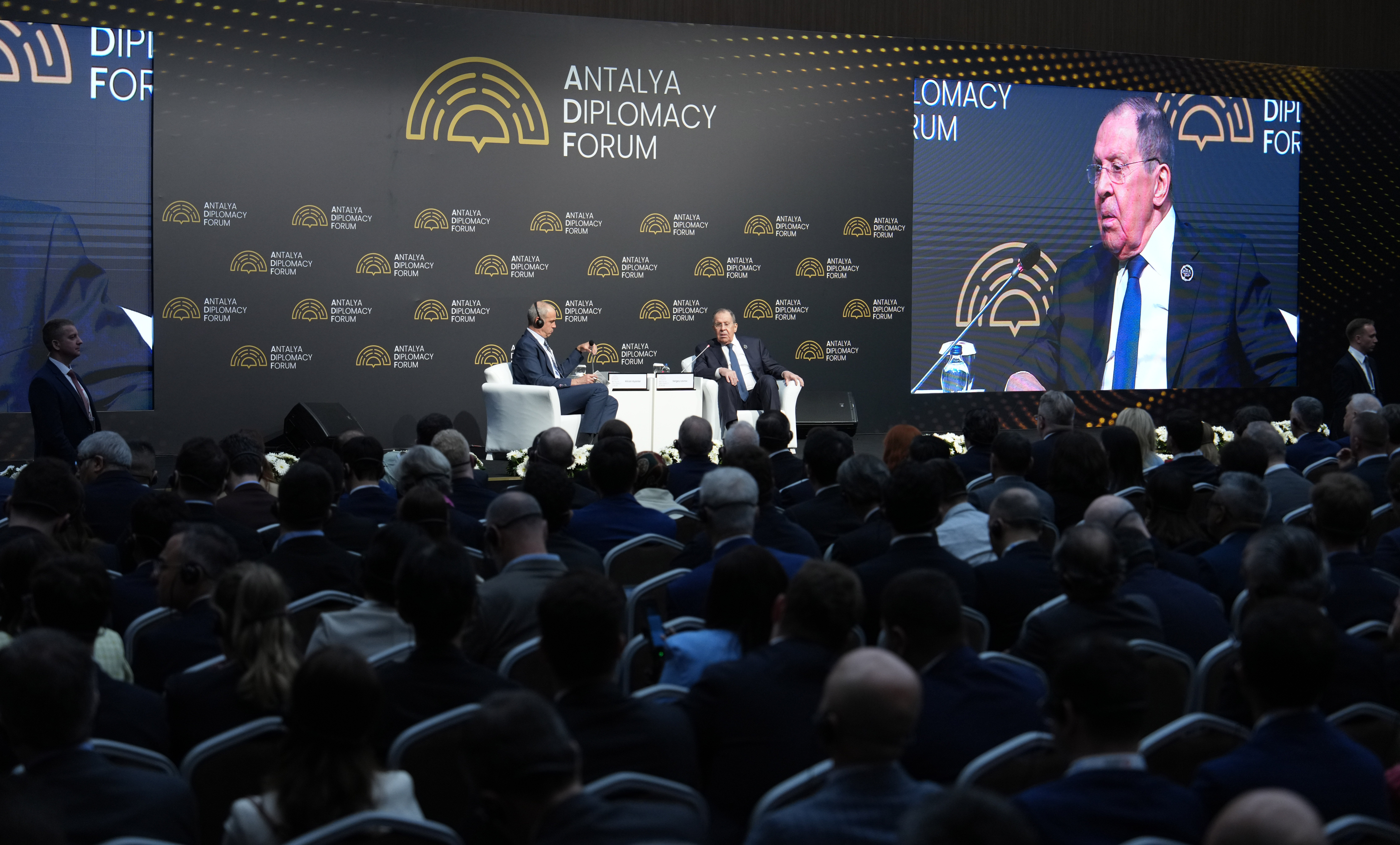 Sergey Lavrov forumda