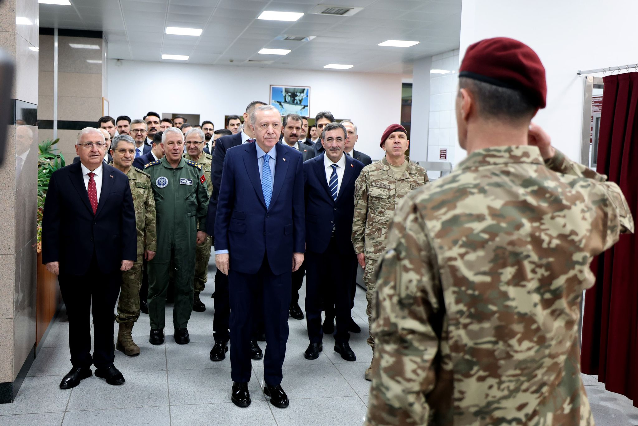 Cumhurbaşkanı Erdoğan Özel Kuvvetler Komutanlığında Bordo Bereli Asker
