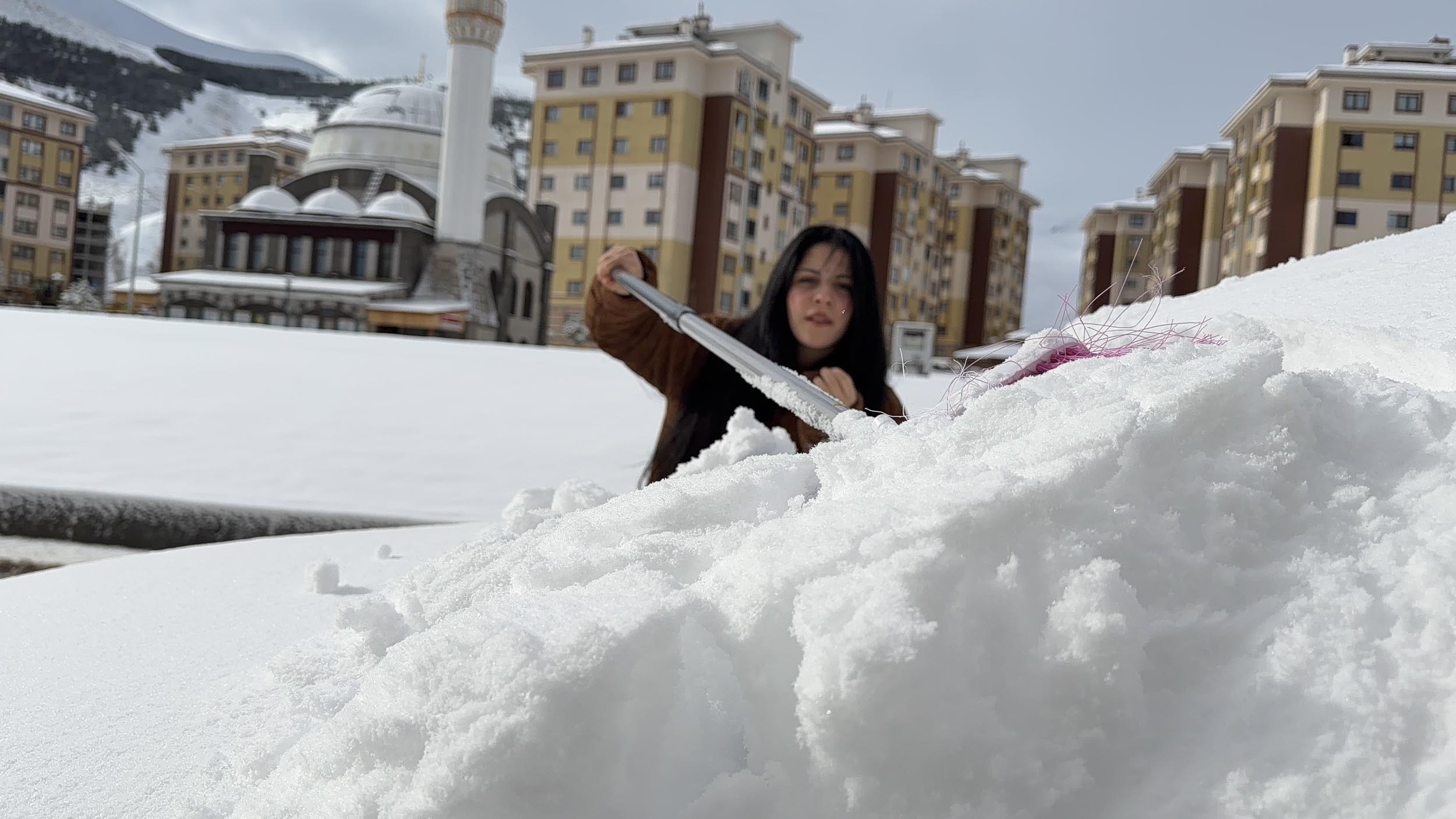 Kırsal mahalle yolu kapalı