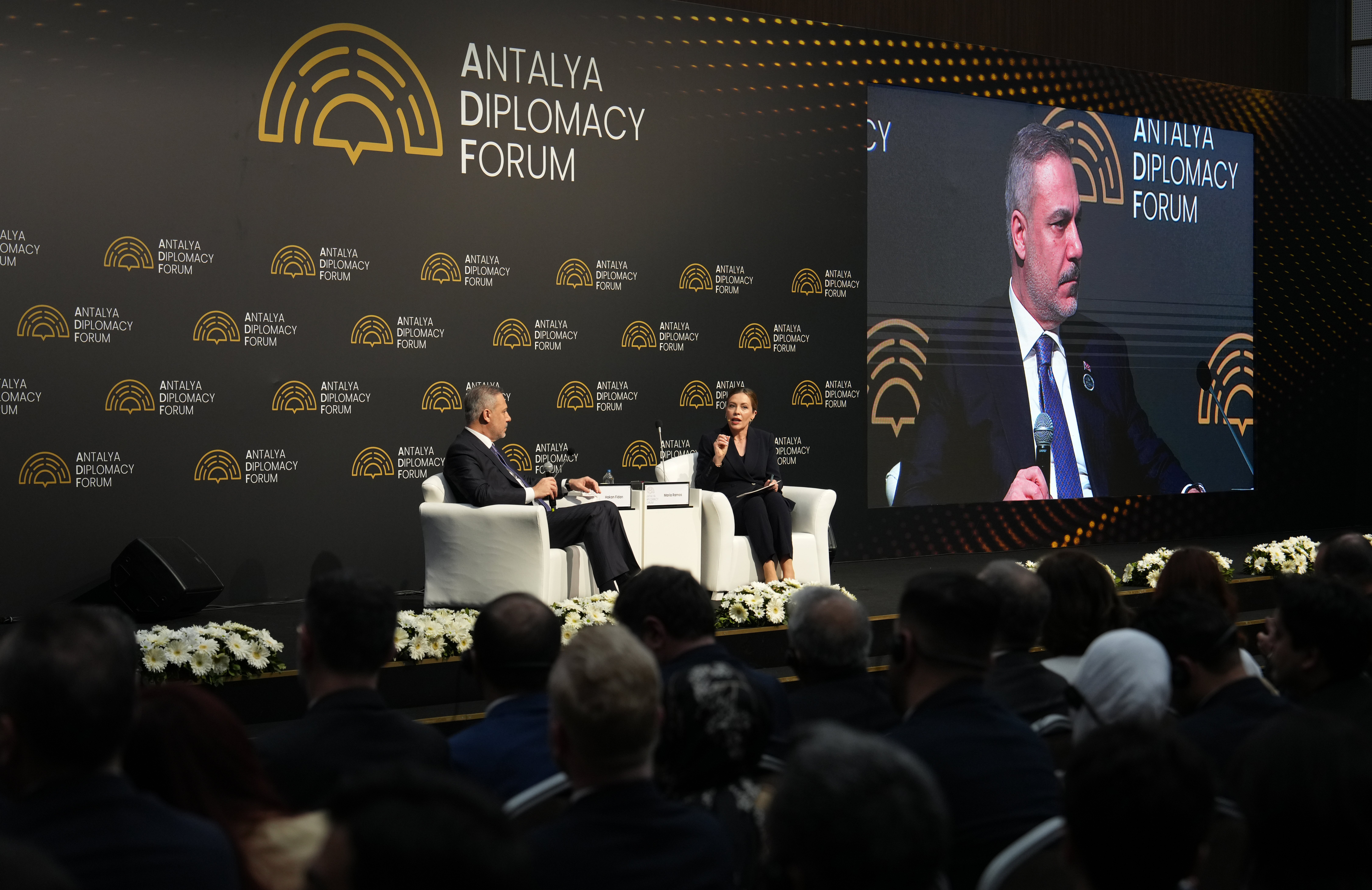 Hakan Fidan konuşmasına devam ediyor