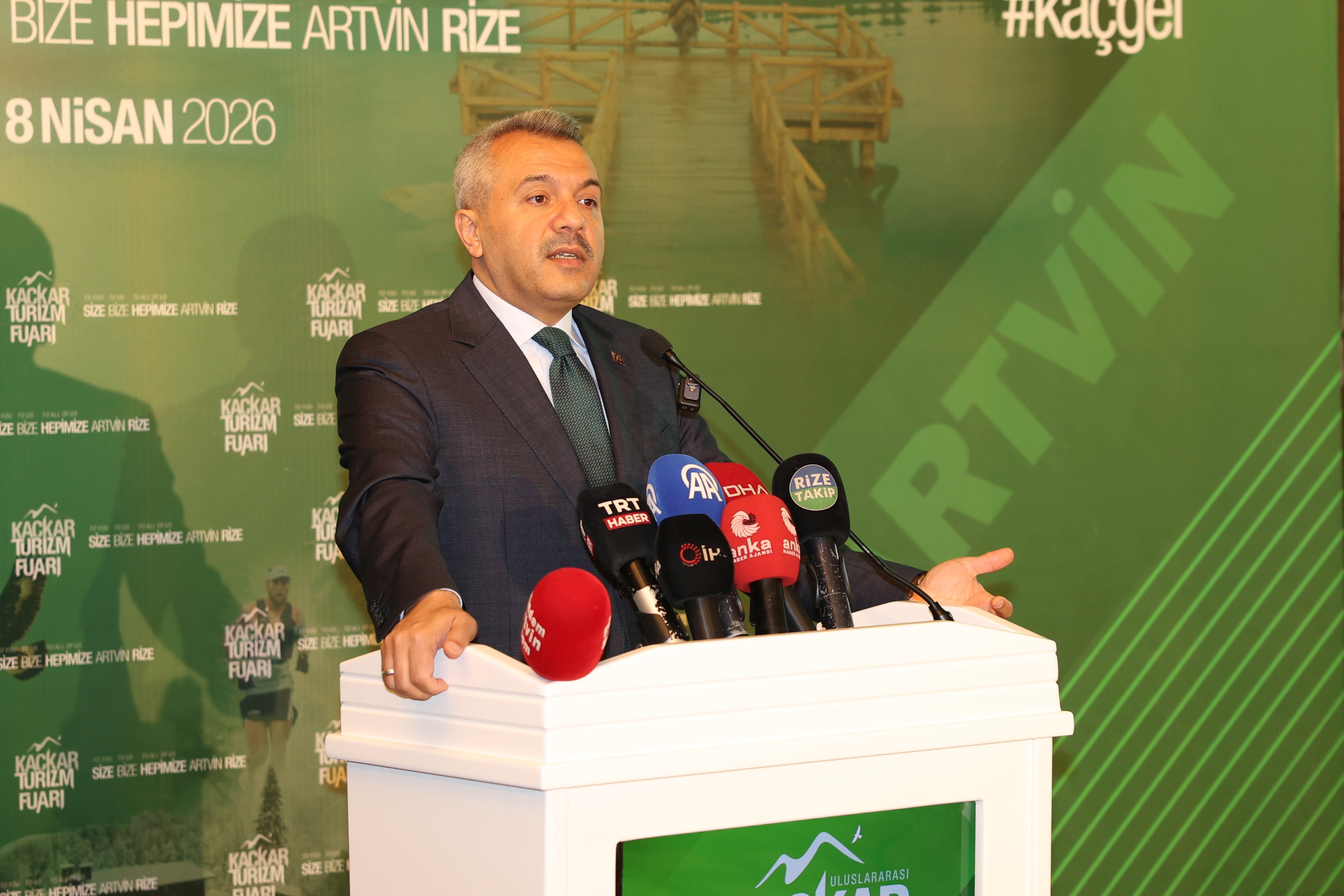 Rize Valisi İhsan Selim Baydaş konuşma yapıyor