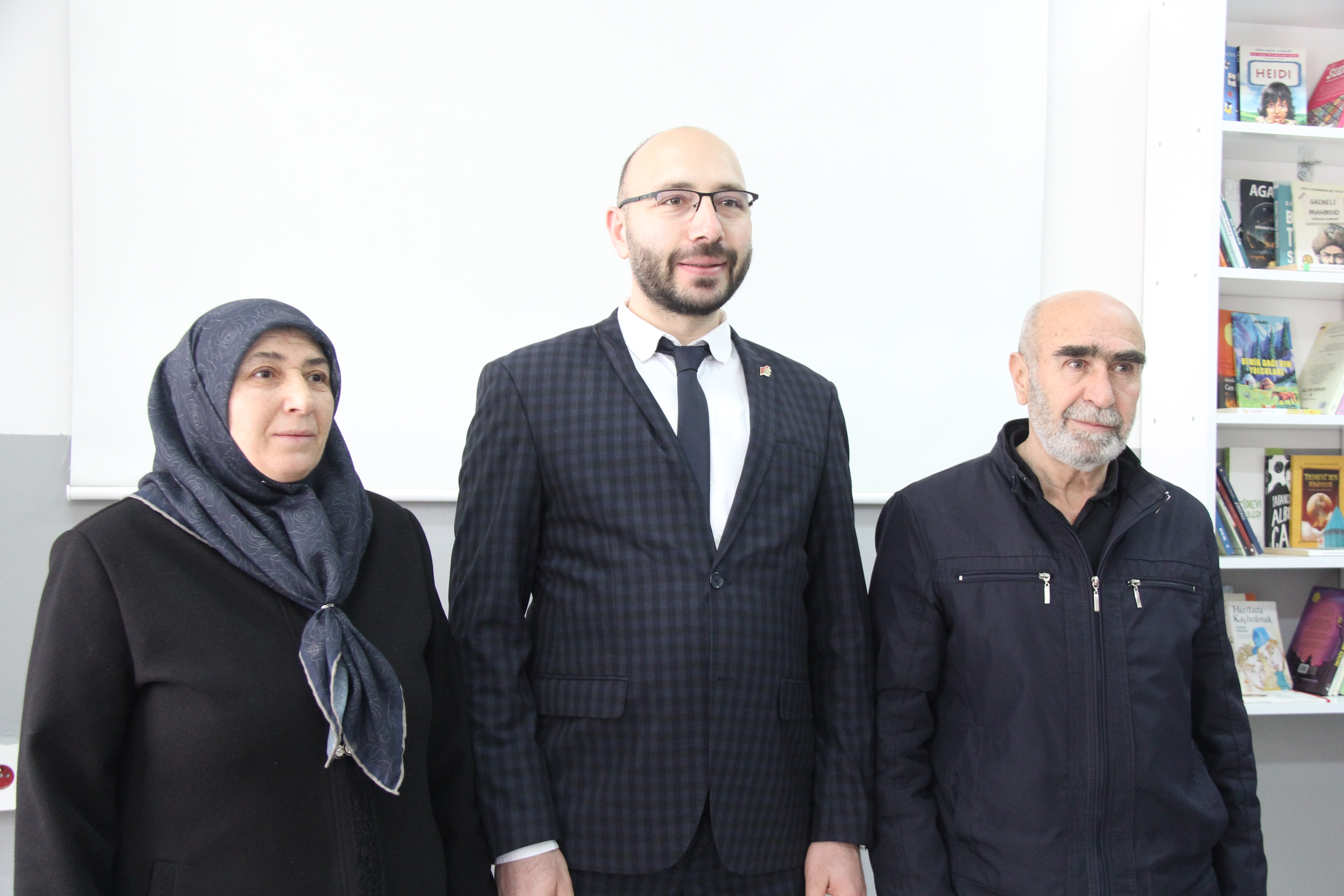 Vali Yılmaz Şimşek Kütüphane Açılışında