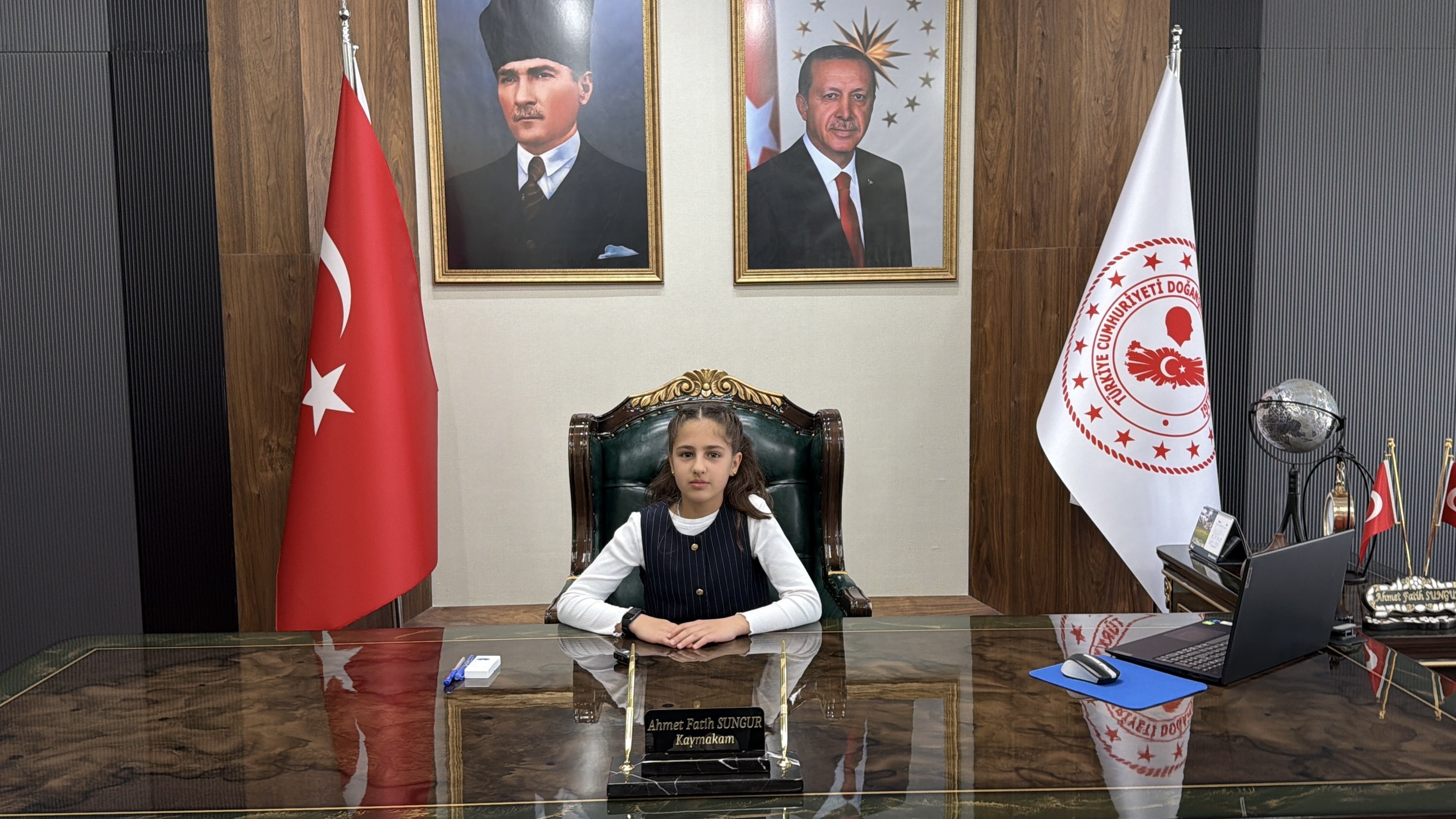 Kaymakam koltuğuna oturan Zeynep Kılınç