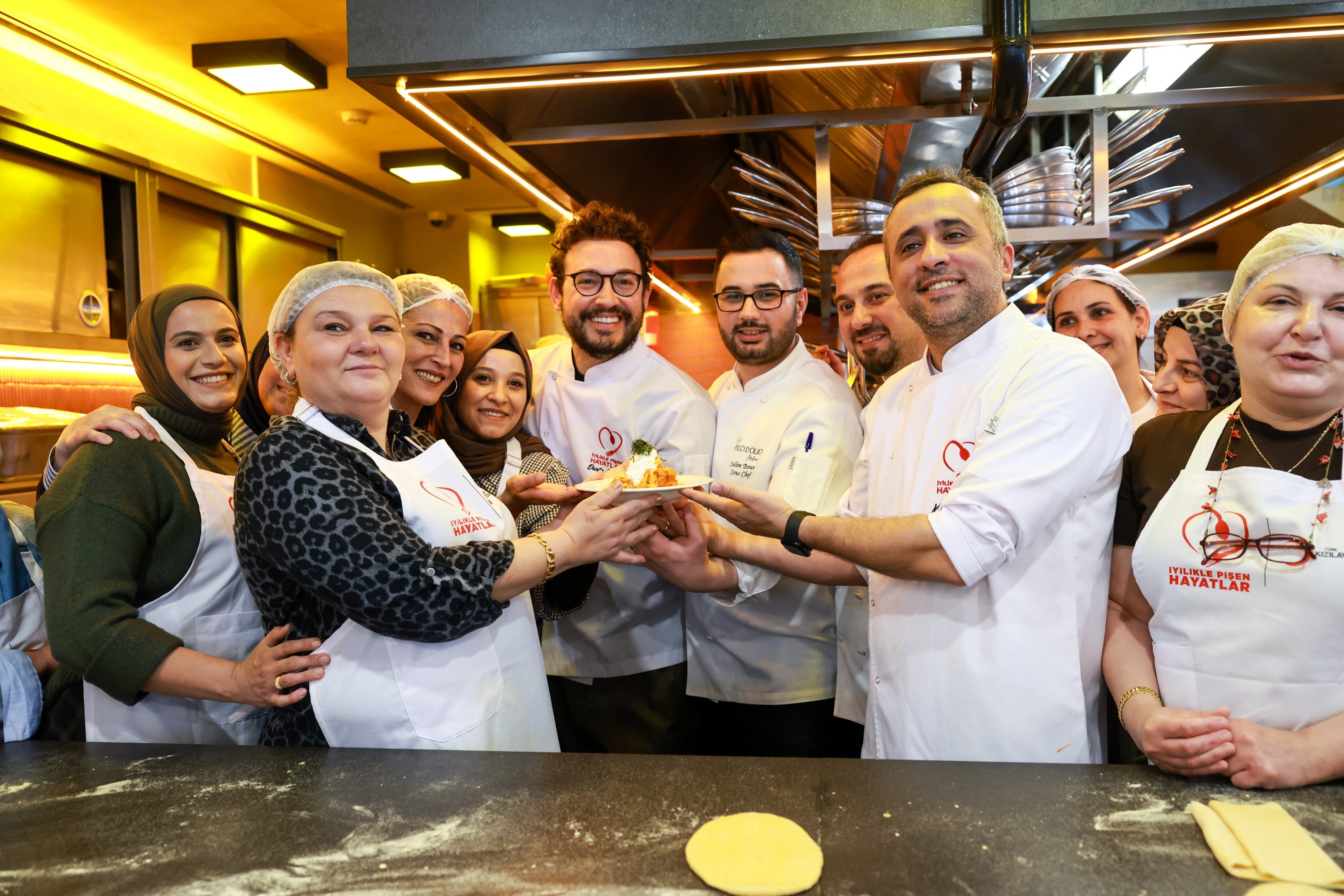 Depremzede kadınlar aşçılık eğitiminde