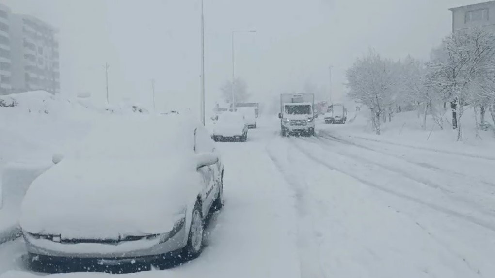 Bitlis ulaşım felç oldu