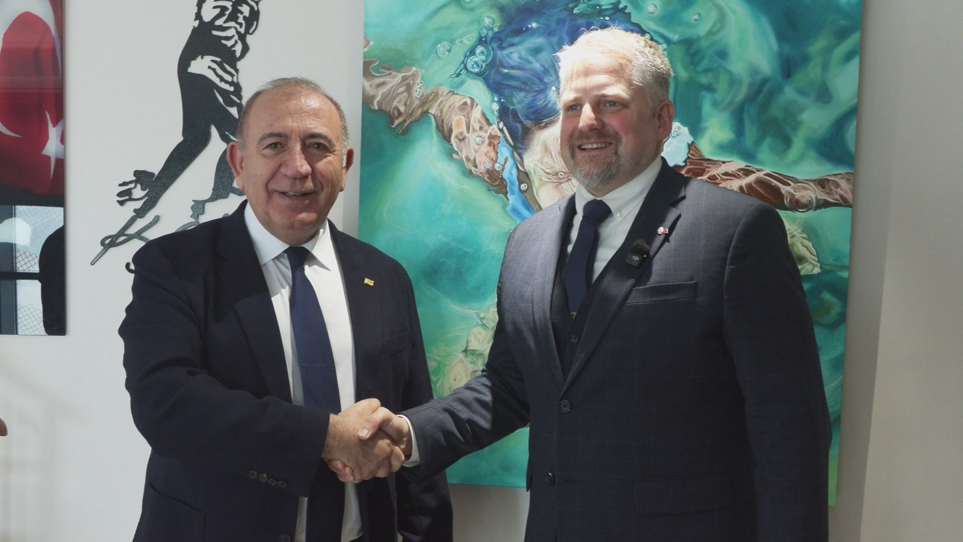 CHP İstanbul İl Başkanı Gürsel Tekin basın toplantısında