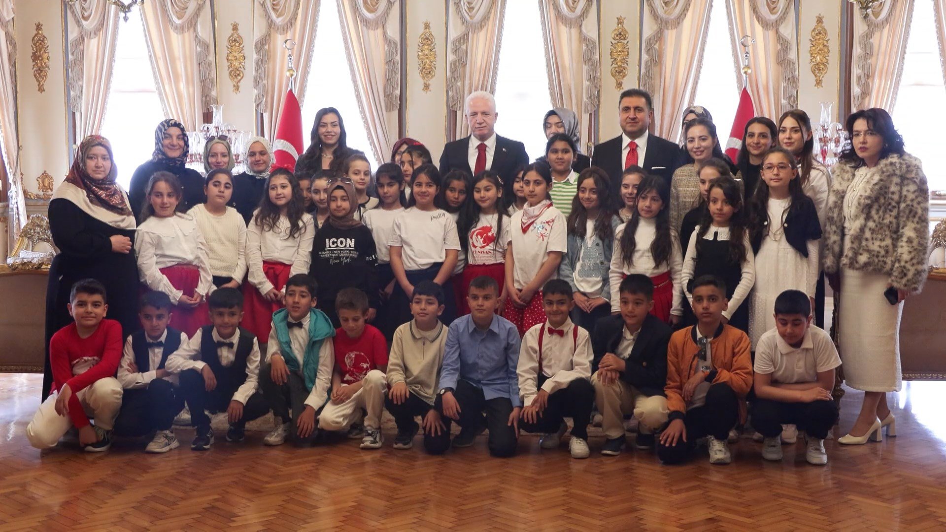 23 Nisan Valilik devir teslim töreni öğrenciler