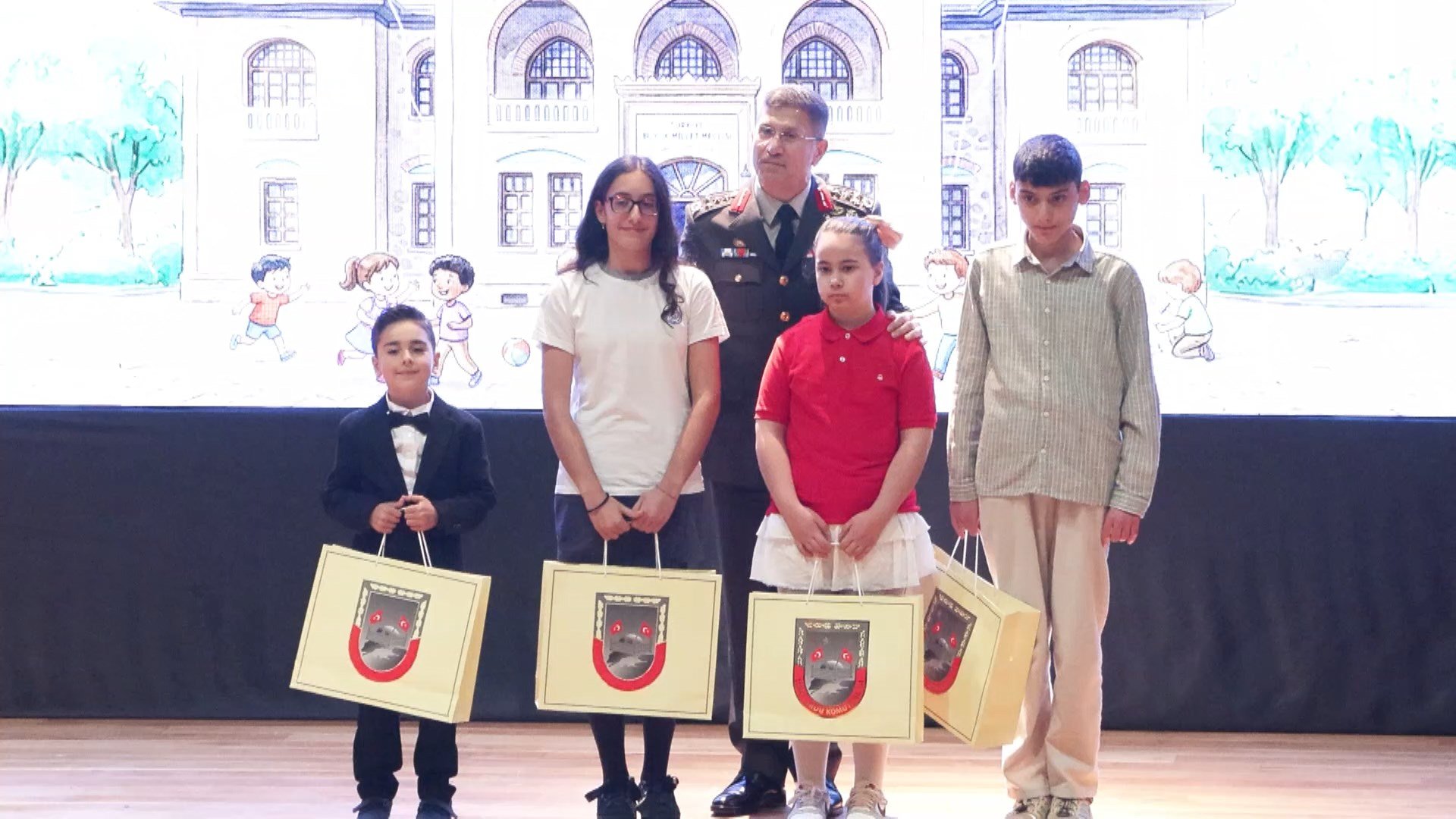 23 Nisan öğrenciler