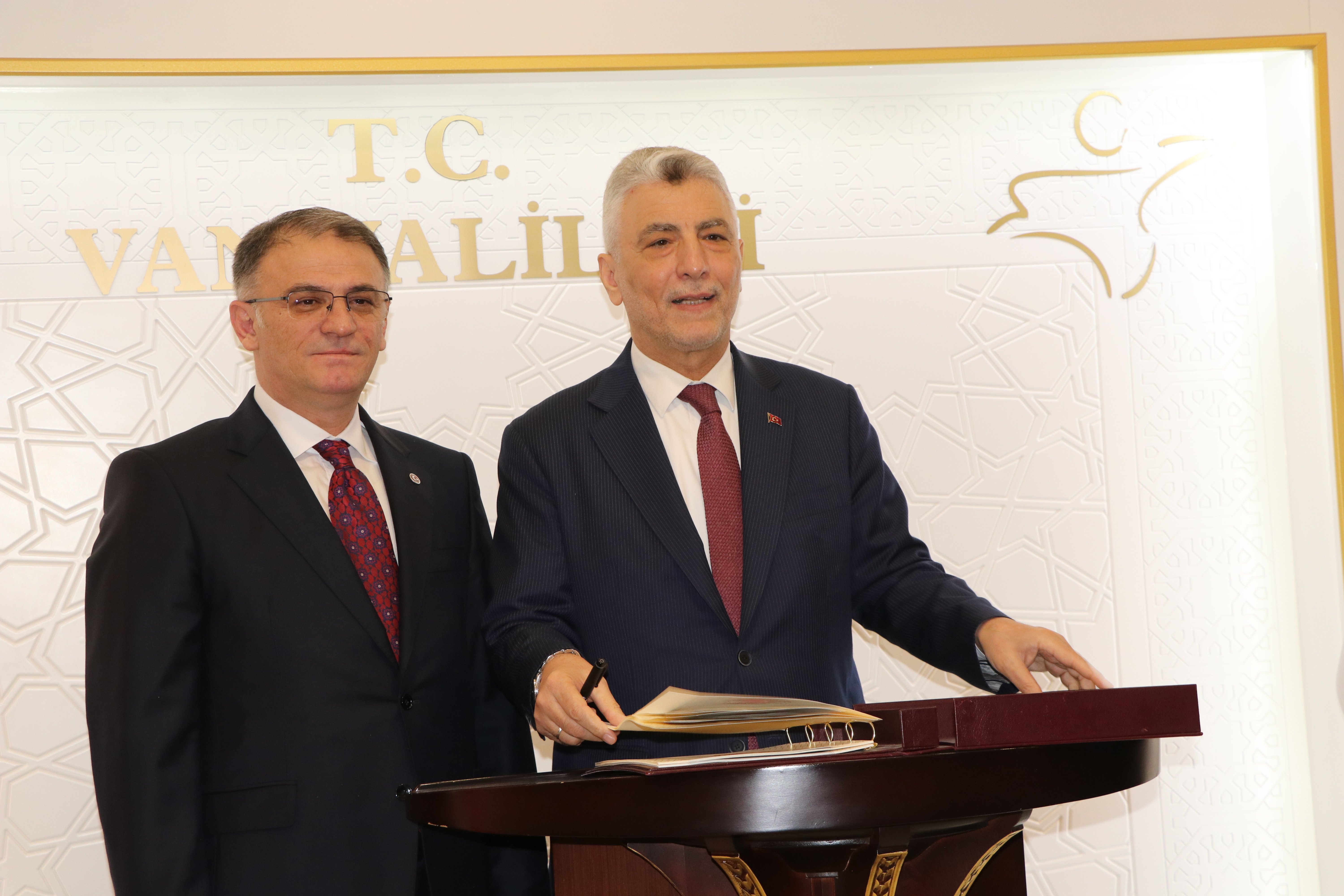 Ticaret Bakanı Ömer Bolat Van