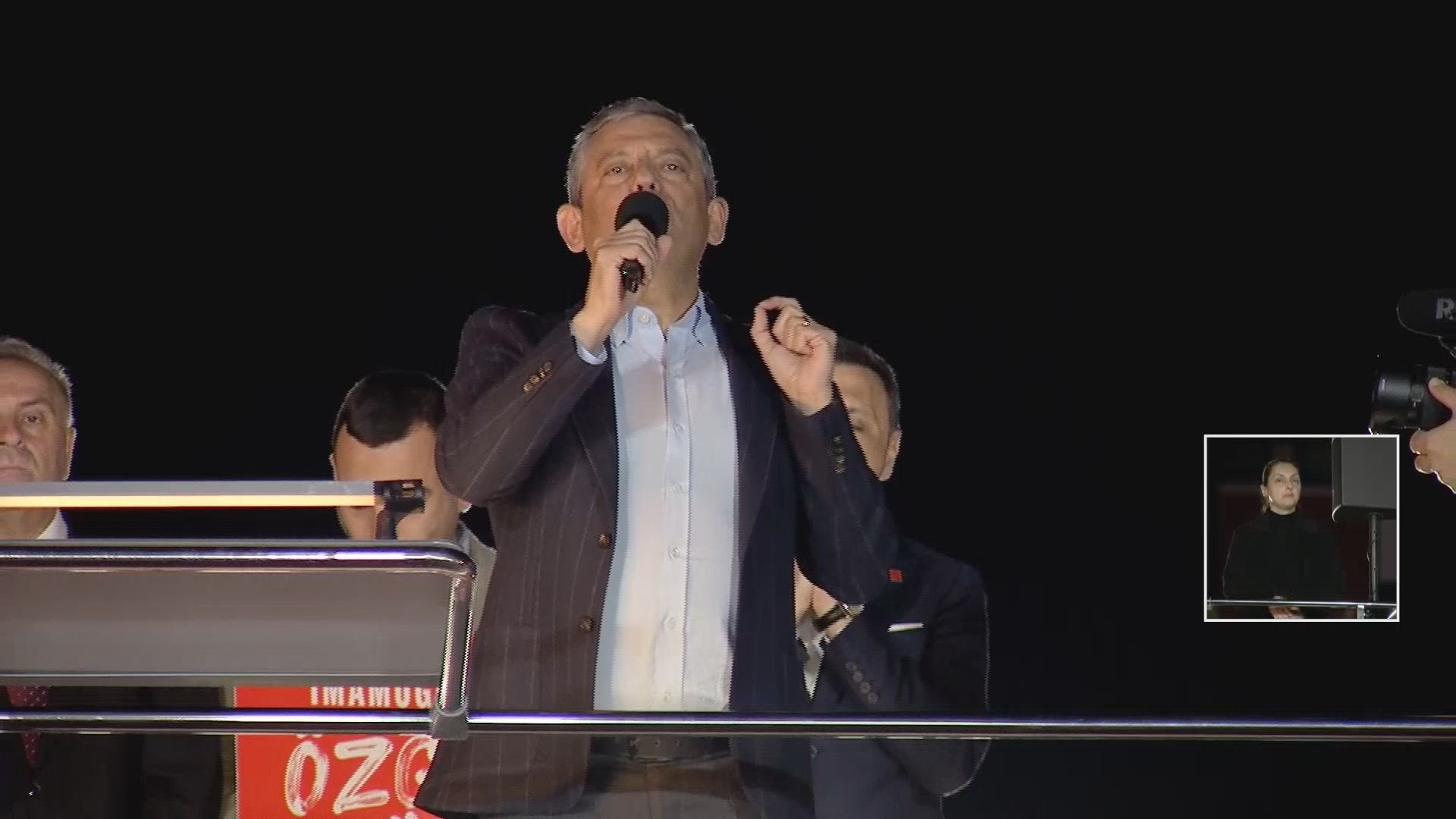 Özgür Özel Ataşehir mitinginde konuşuyor