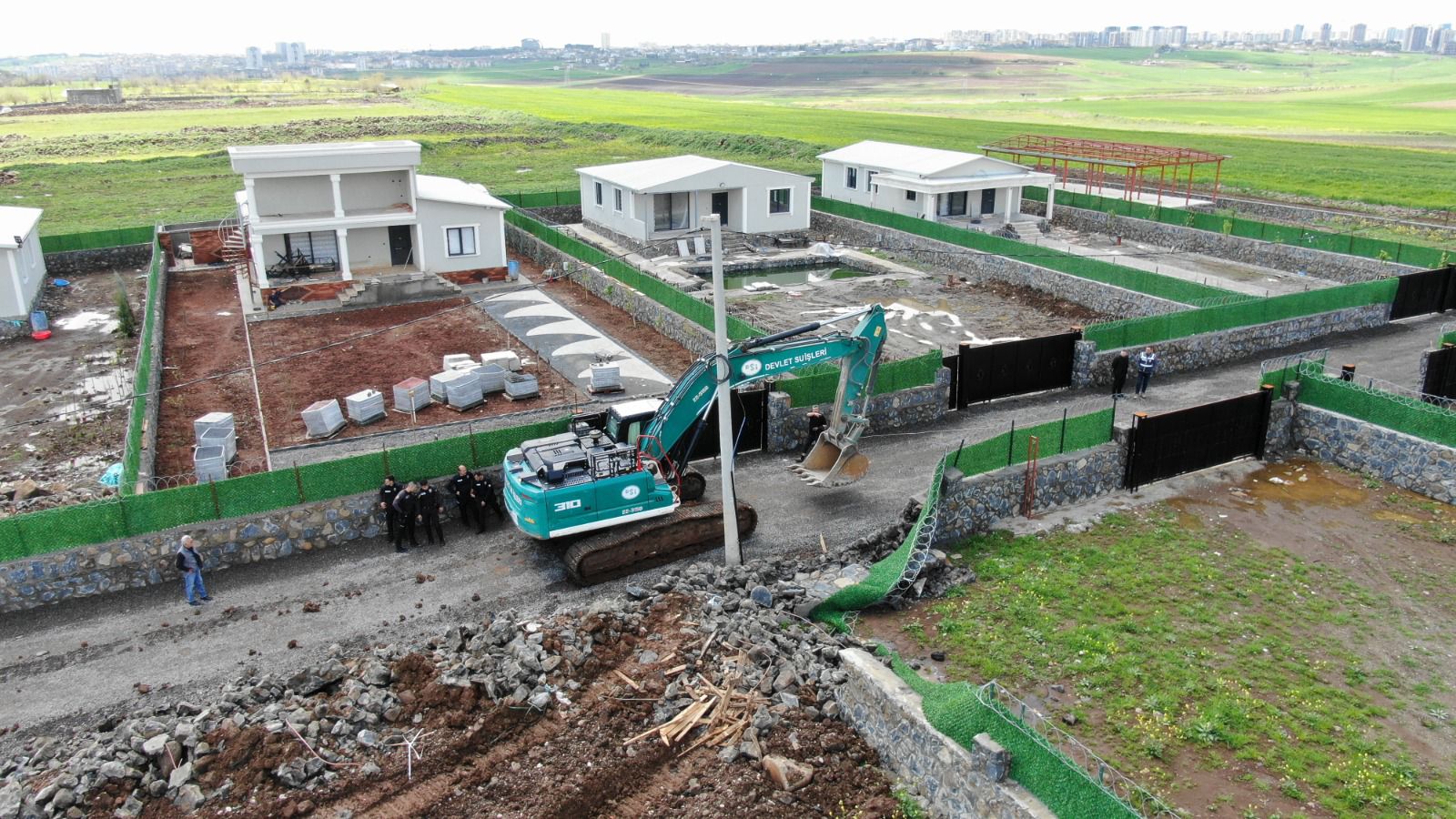 Diyarbakır kaçak villa yıkımı