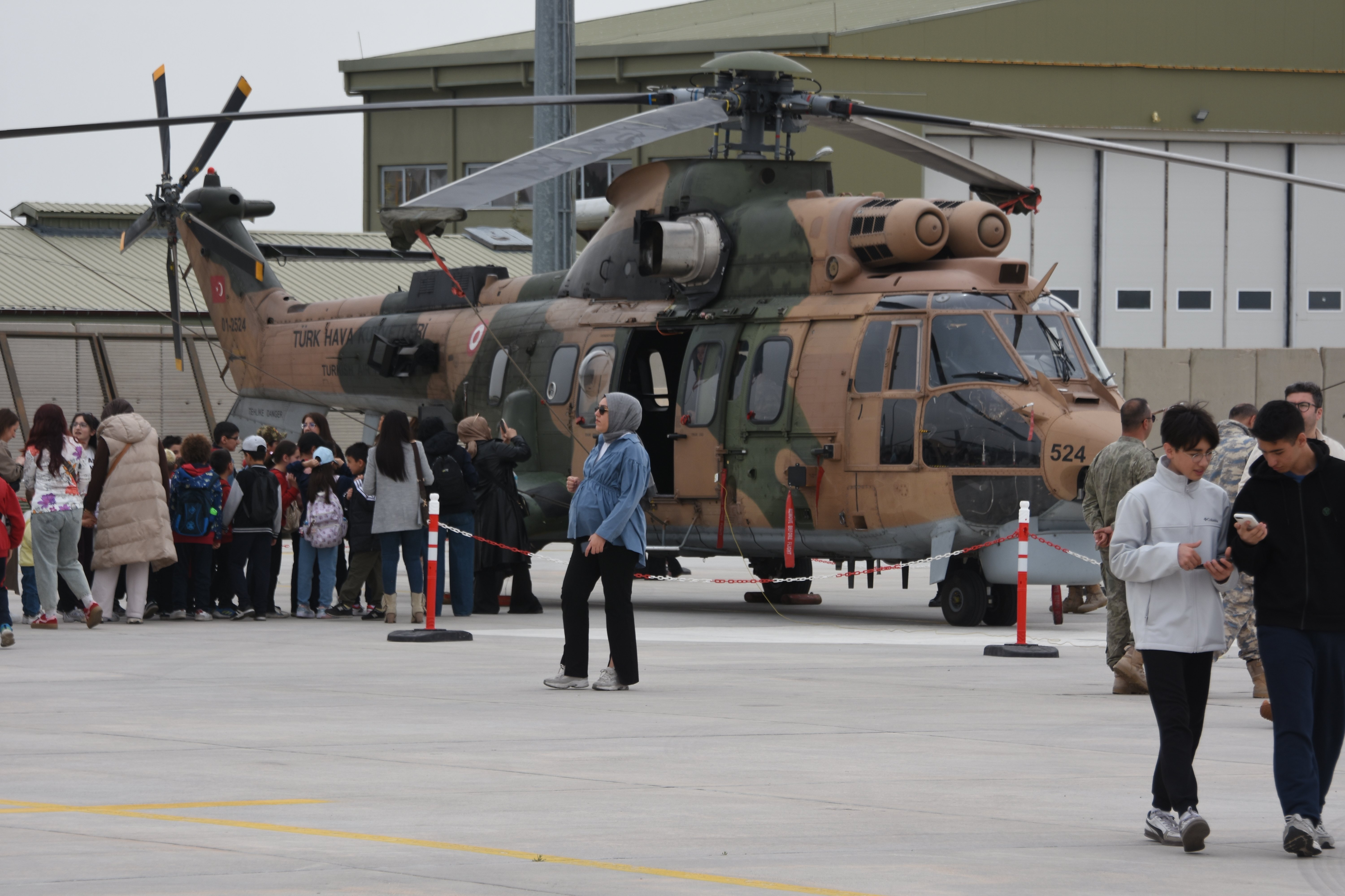 Türk Yıldızları gösteri uçuşu