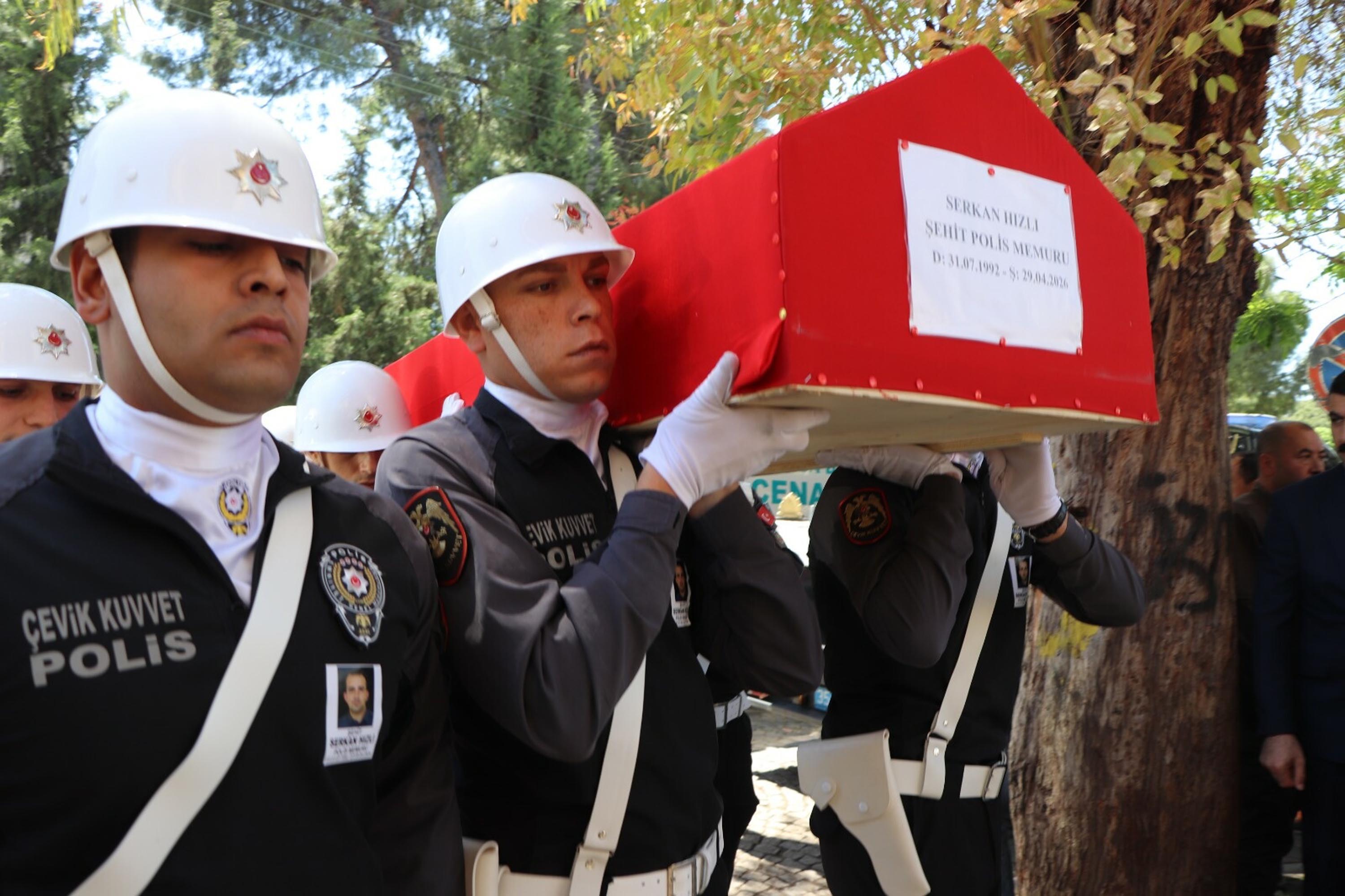 Şehit polis memuru Serkan Hızlı için cenaze namazı