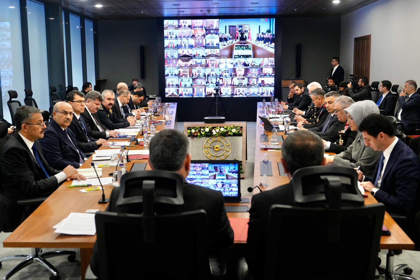 İçişleri Bakanı Mustafa Çiftçi ve Milli Eğitim Bakanı Yusuf Tekin toplantıda