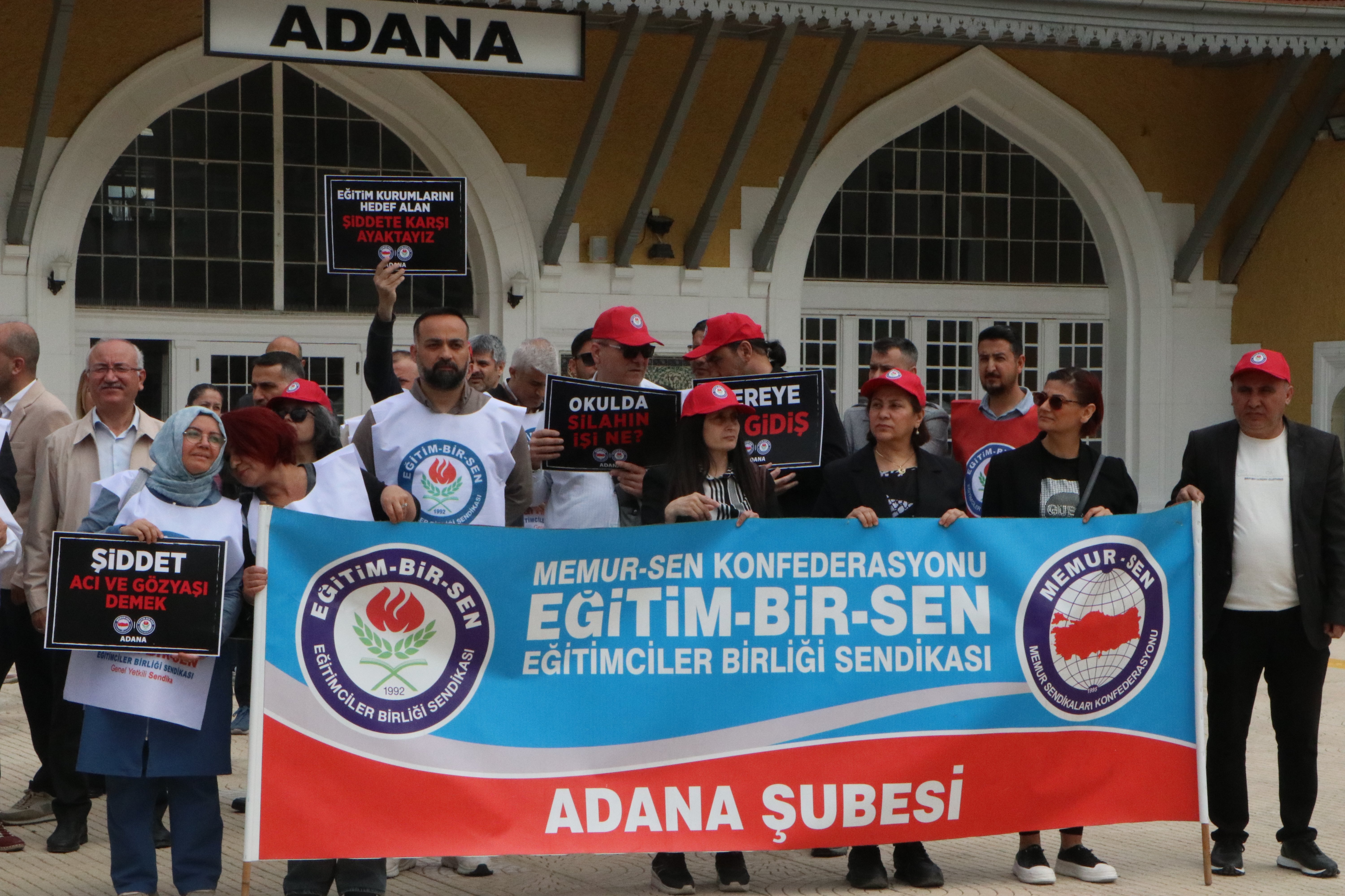 Adana öğretmenler iş bırakma