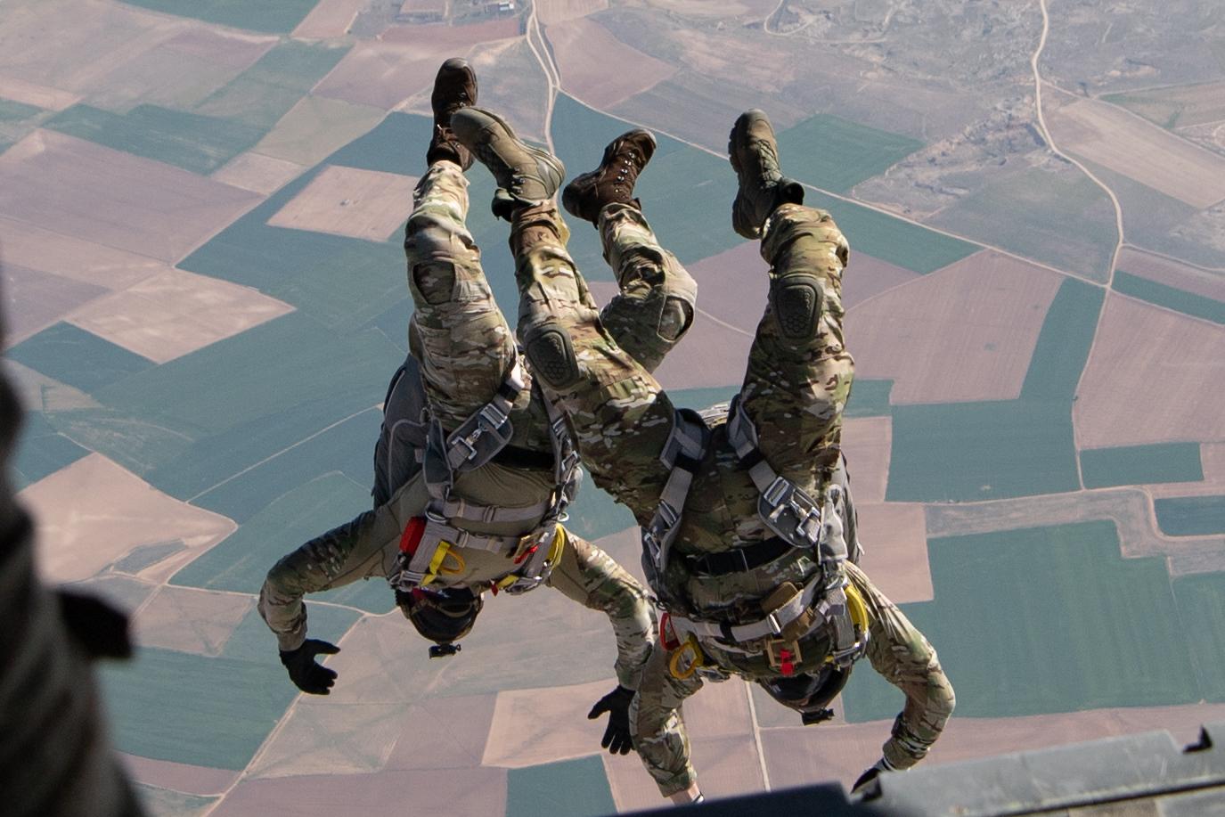 TSK Paraşüt Atlayışı Konya