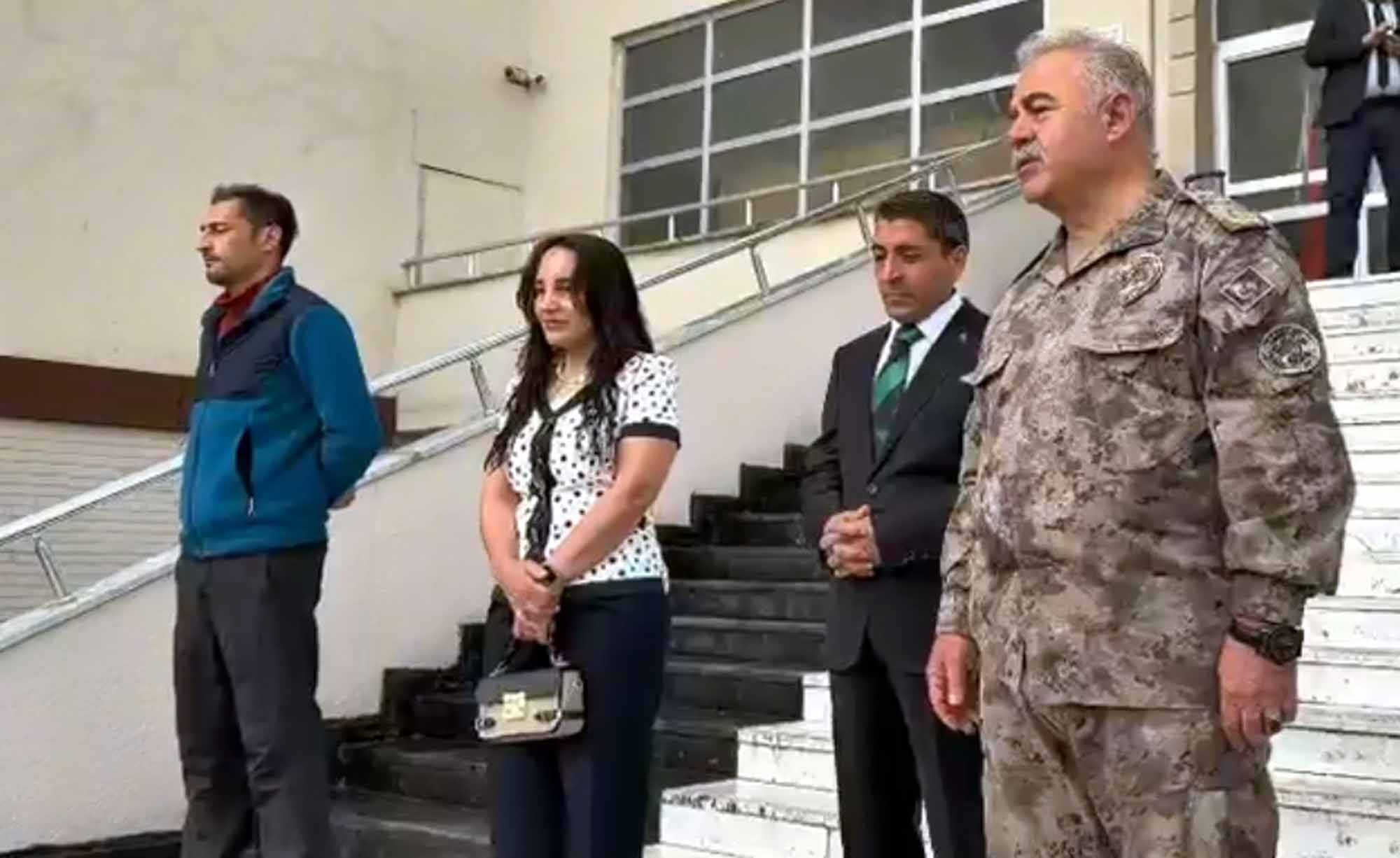 Iğdır Valisi öğrencilerle