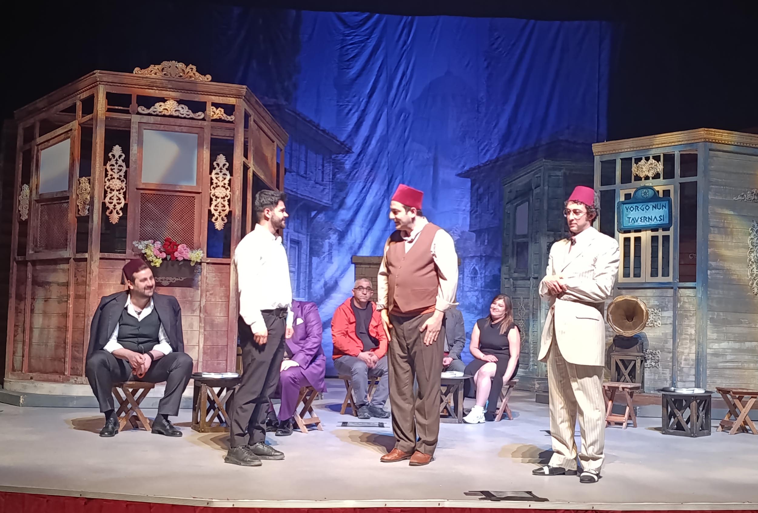 Tiyatro Söyleşisinde Öğrenciler