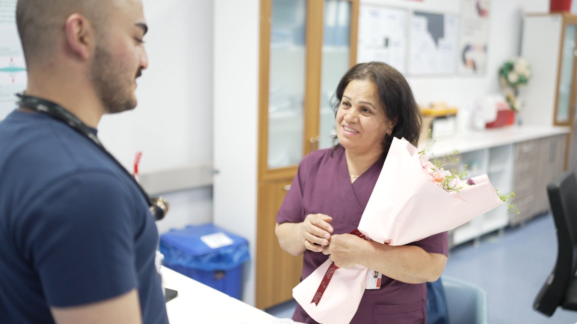 Anne Nefise Şekerci oğlu Buğra Şekerci ile birlikte