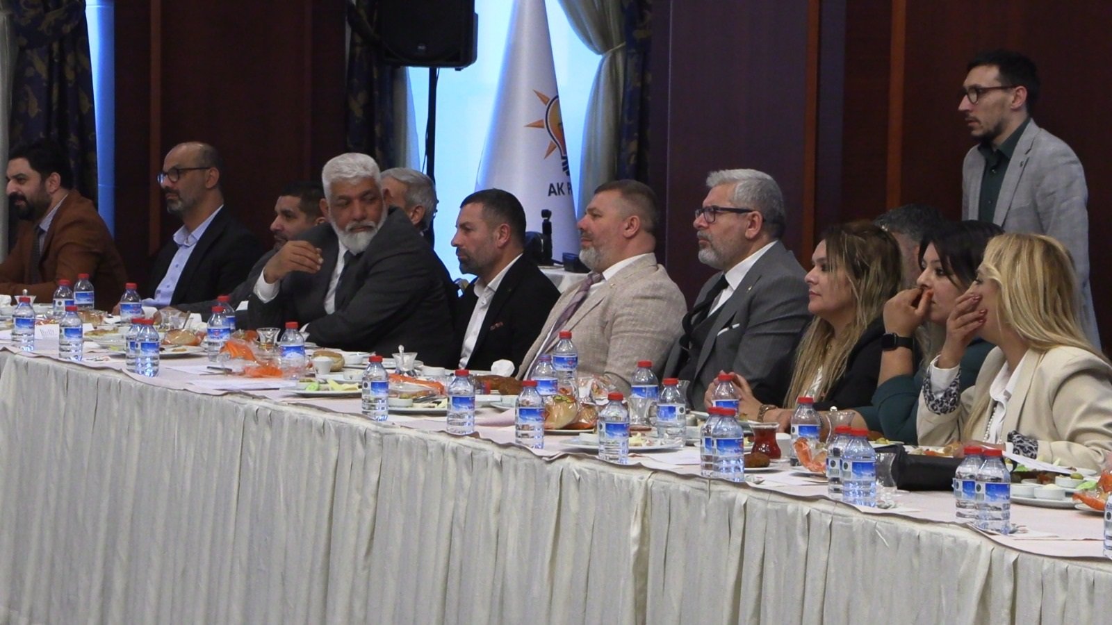 Fatma Betül Sayan Kaya Roman Vatandaşlarla Buluştu