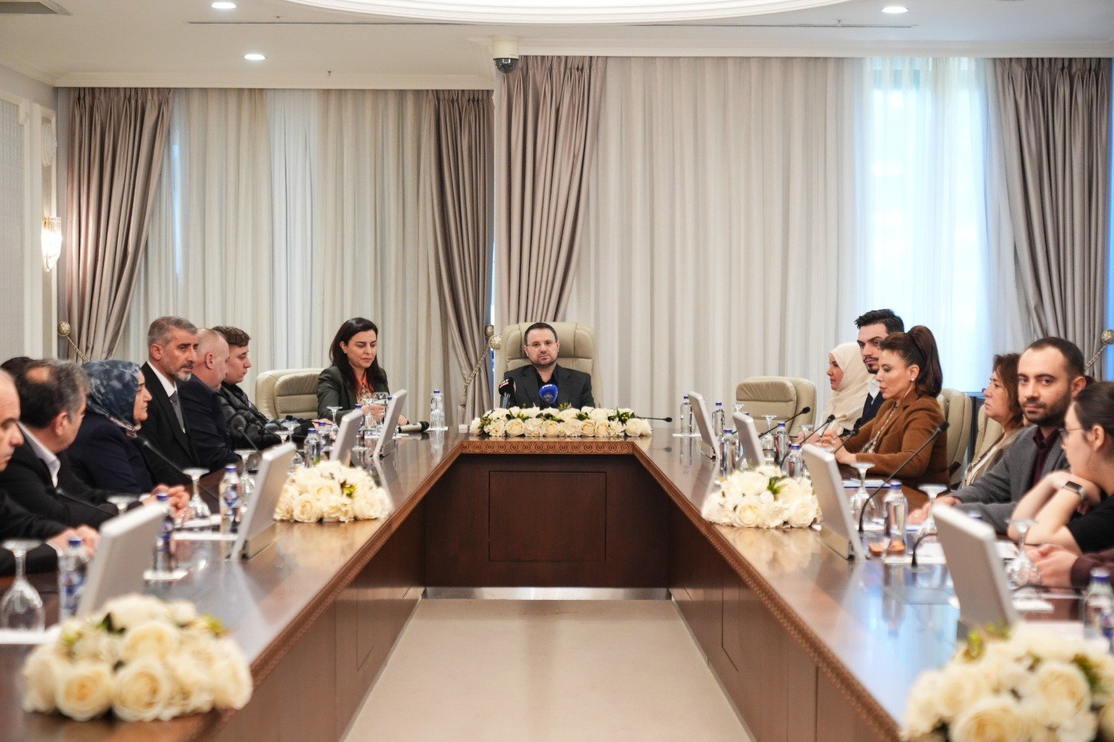 Adalet Bakanı Gürlek mağdur ailelerle görüşüyor