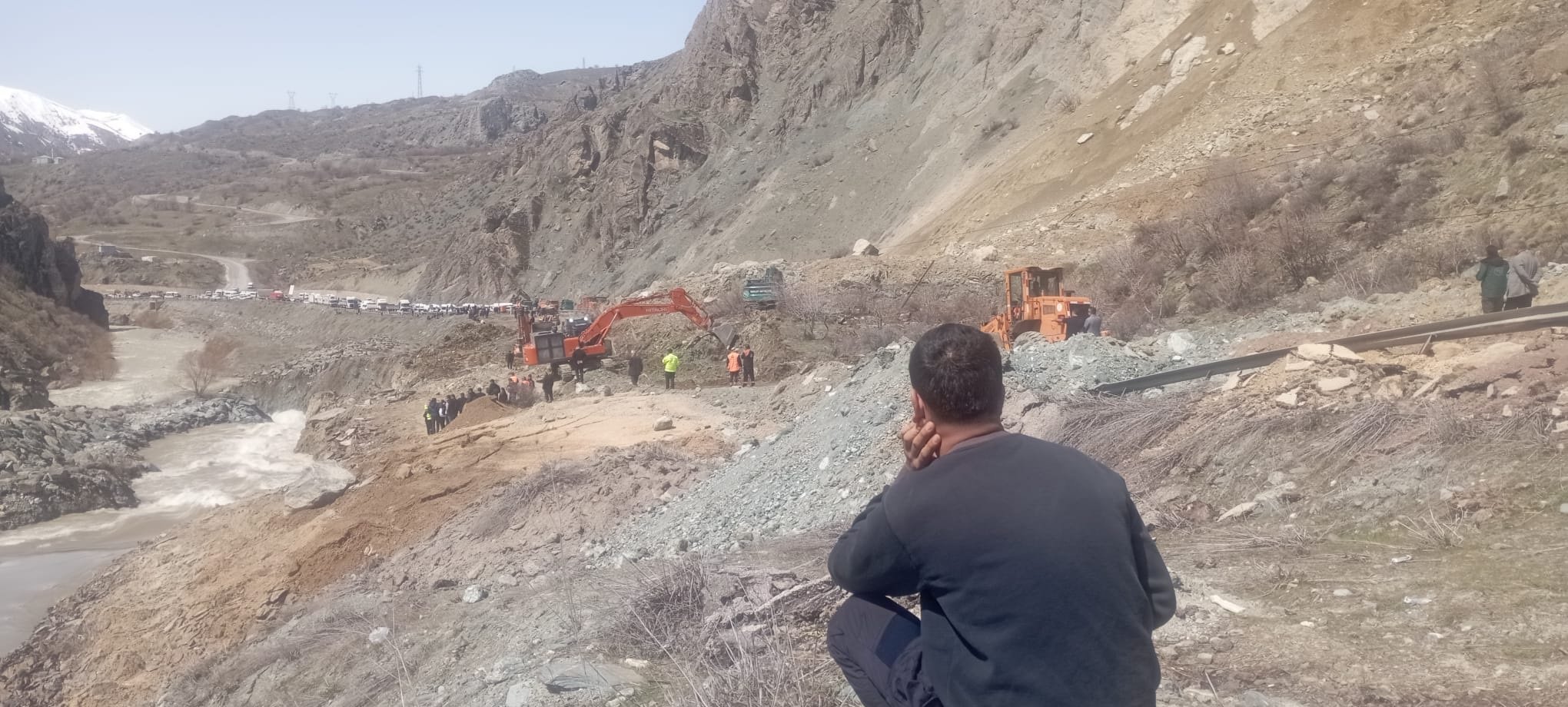 Hakkari Van karayolu heyelan çalışmaları