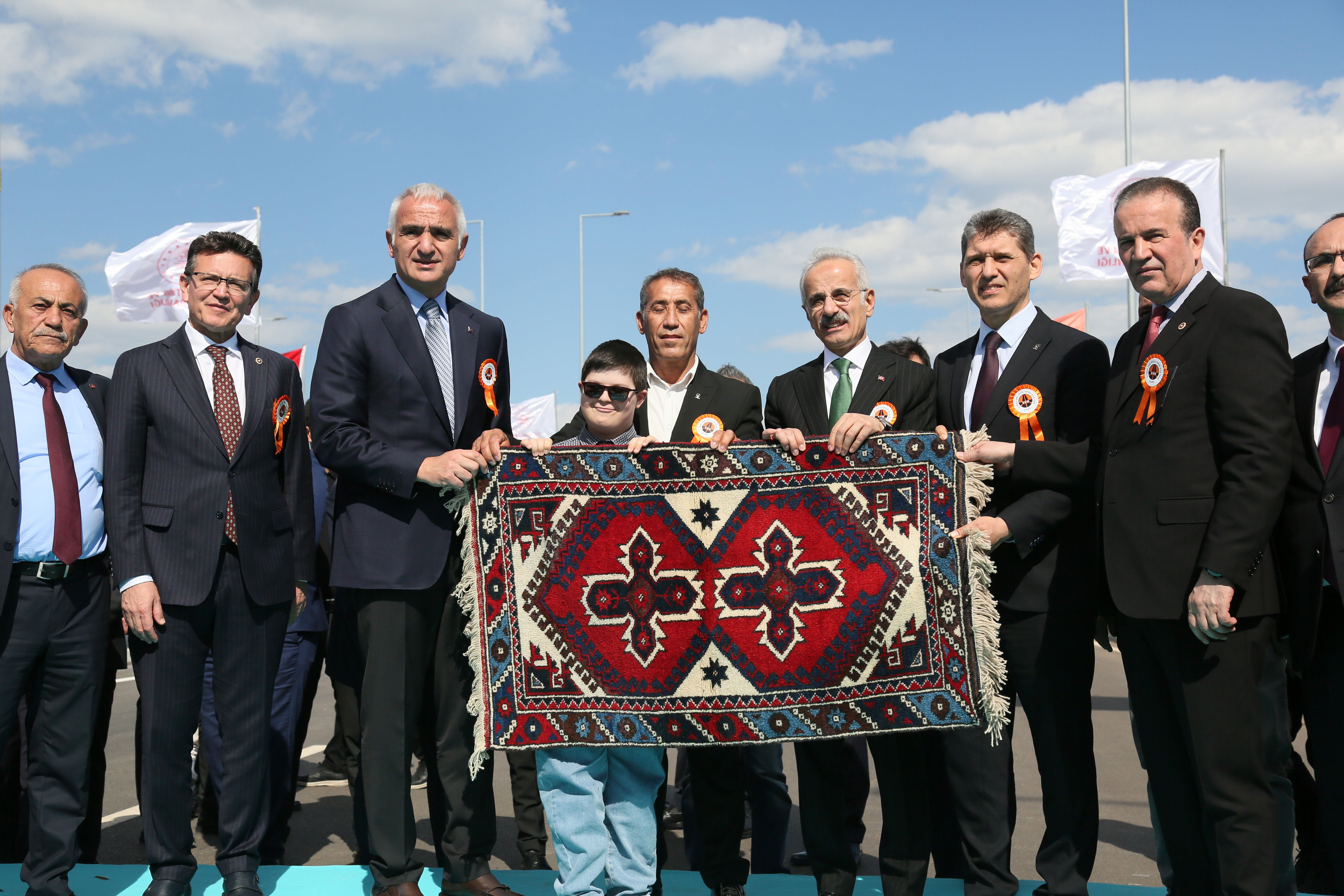 Kurdele kesim töreni