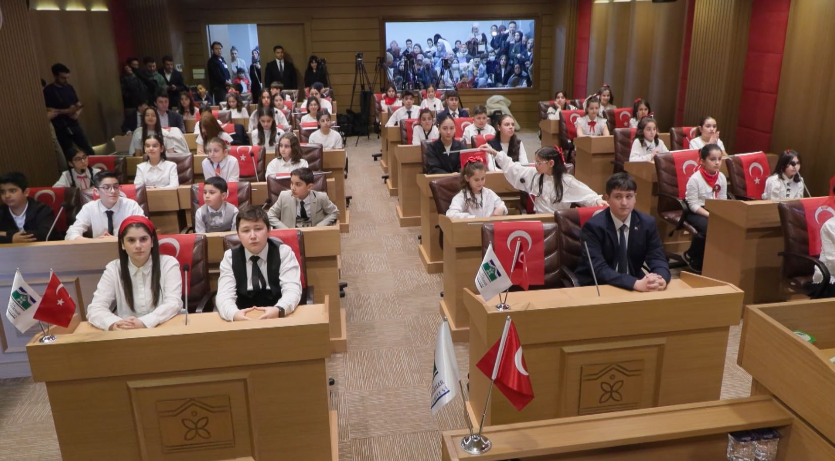 Bahçelievler 23 Nisan kortej coşkusu