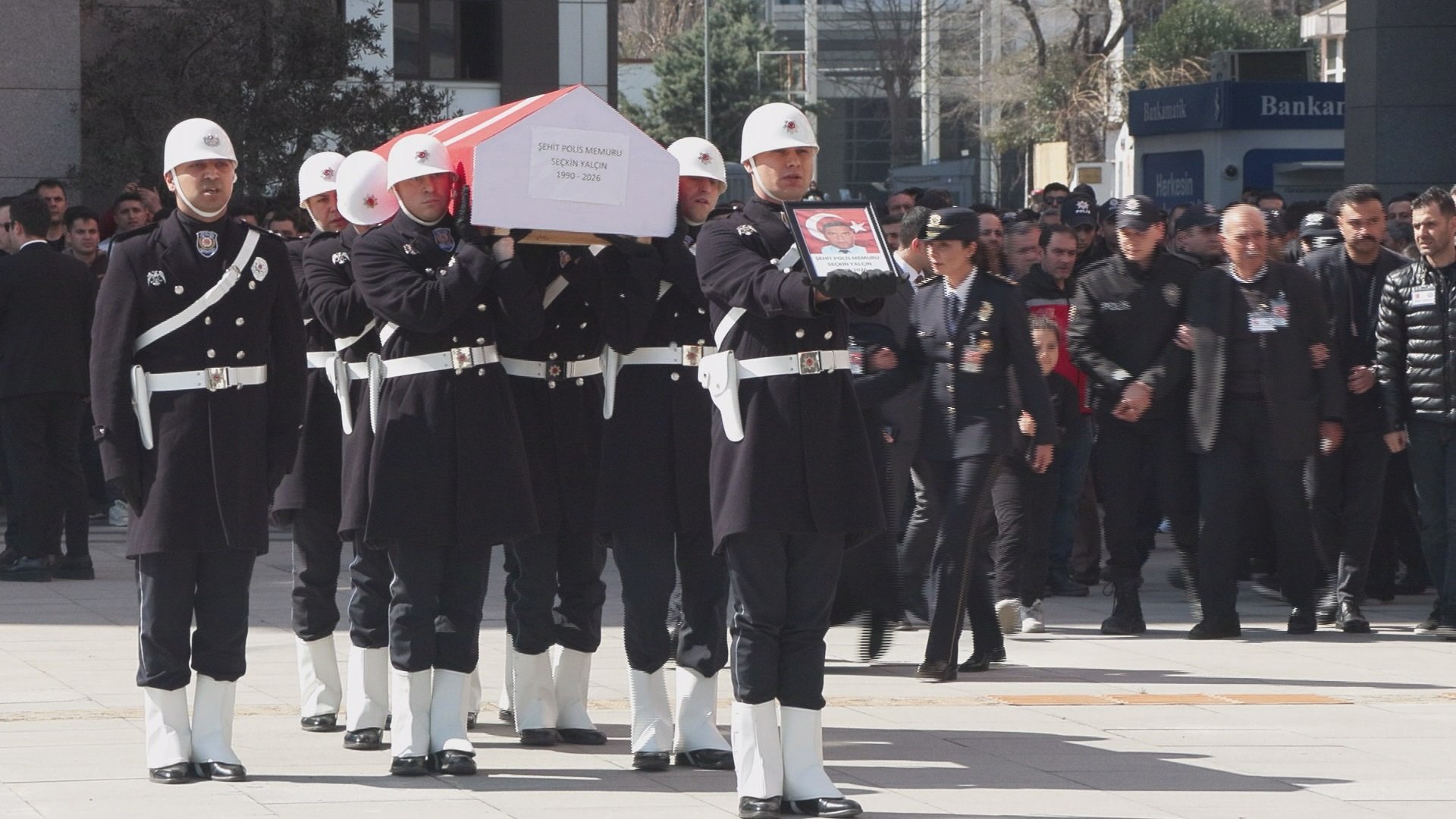 İstanbul Emniyet Müdürü Selami Yıldız şehit polis için konuşuyor