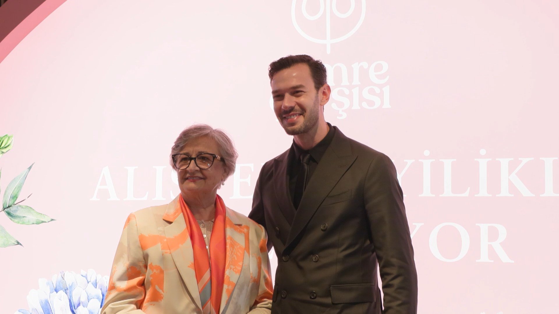 Cemre Çarşısı stantları