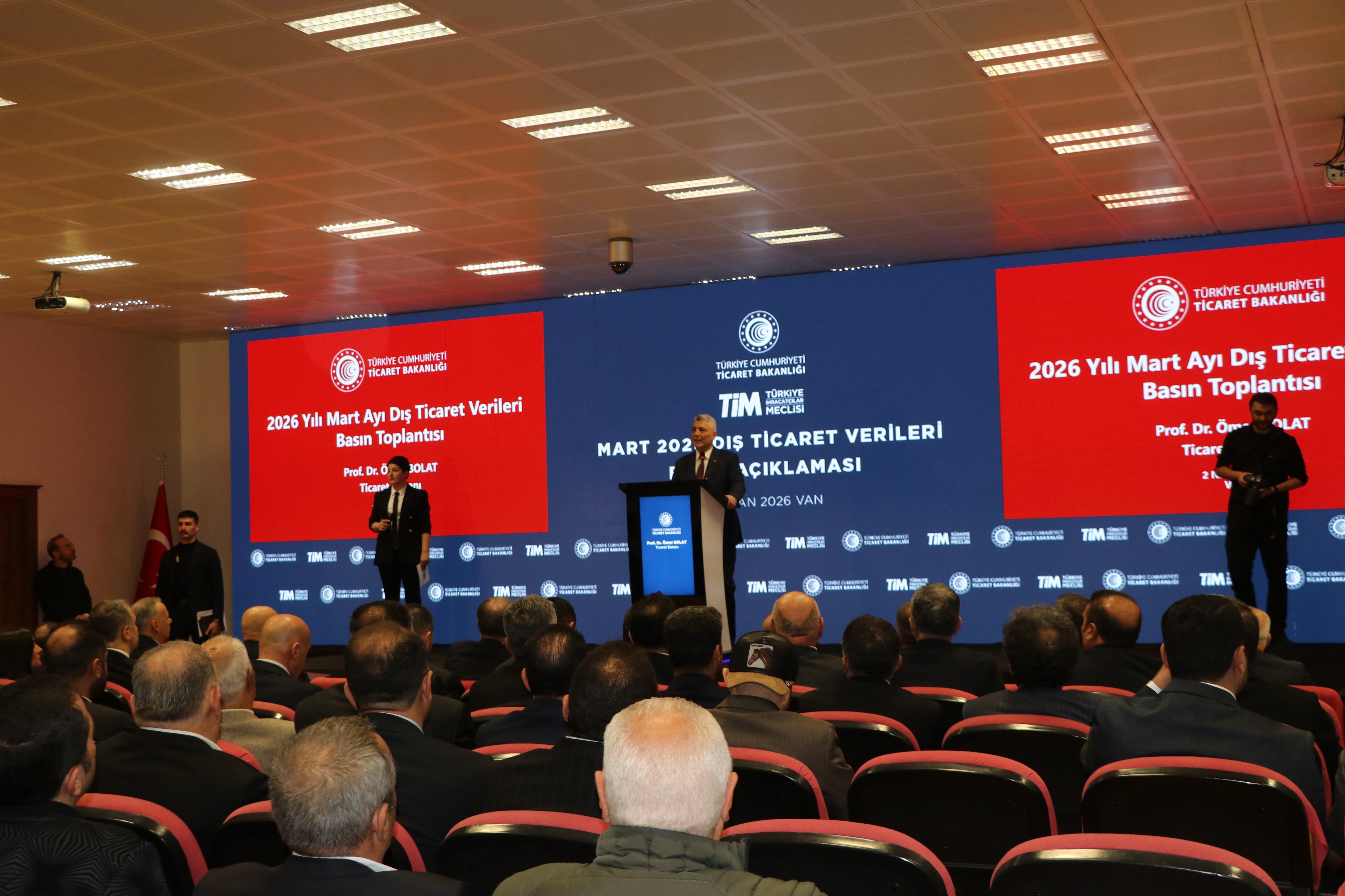 Ticaret Bakanı Ömer Bolat basın