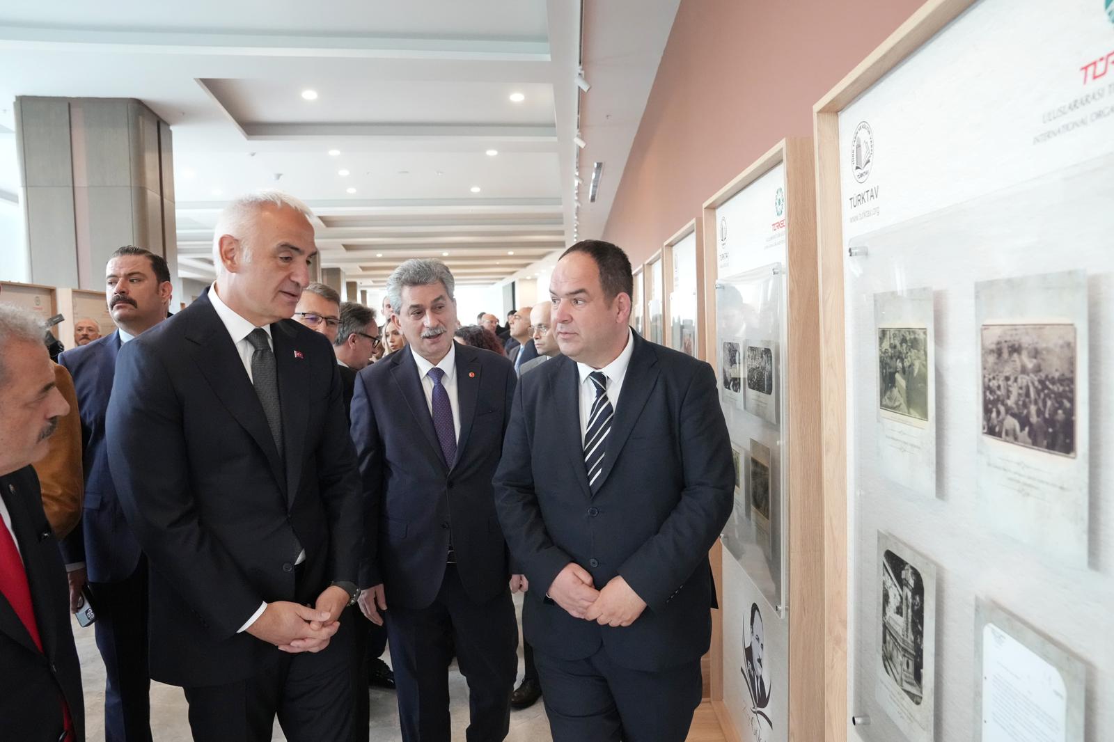 Mehmet Nuri Ersoy Konuşma Yapıyor
