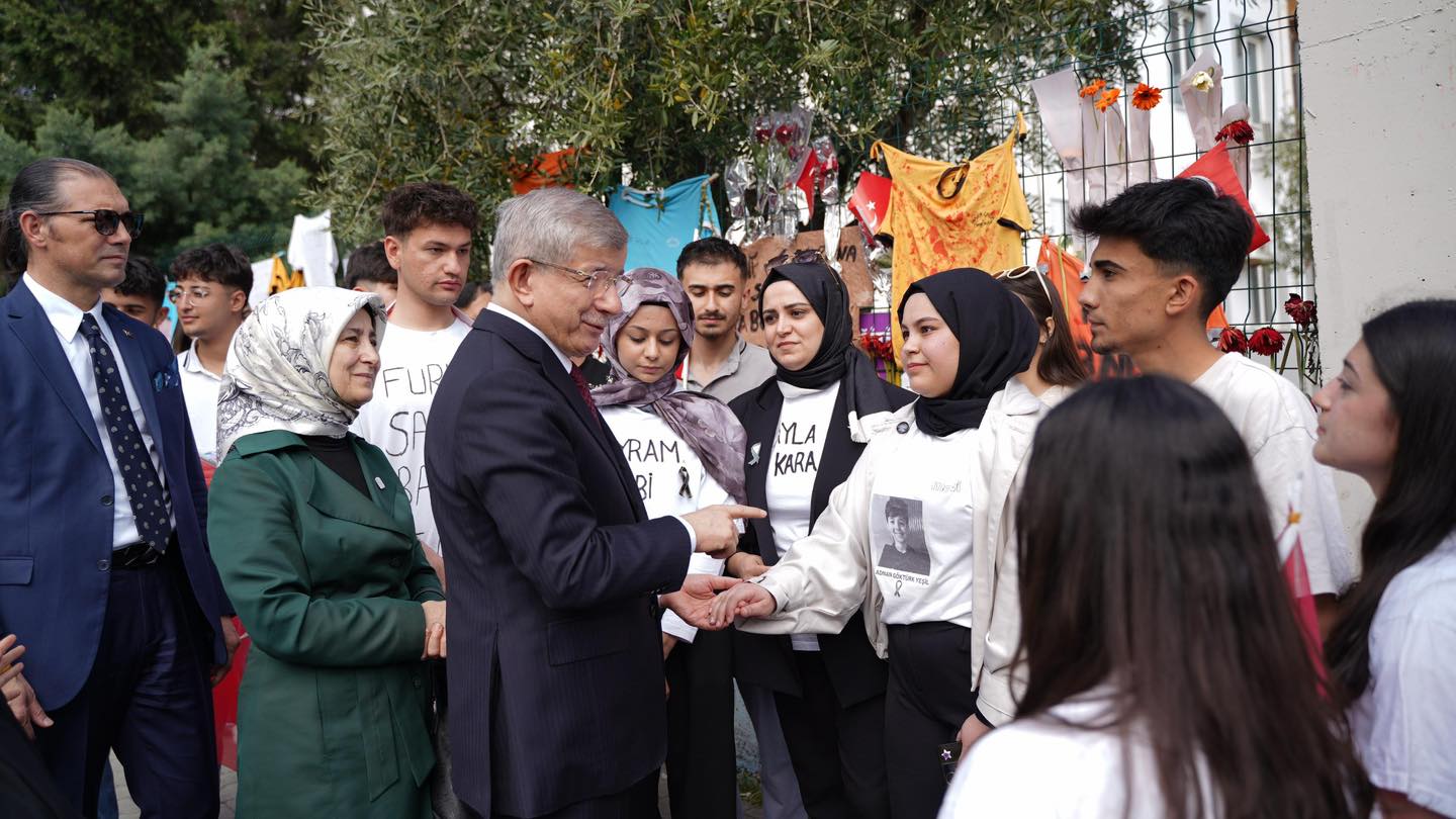 Gelecek Partisi Davutoğlu