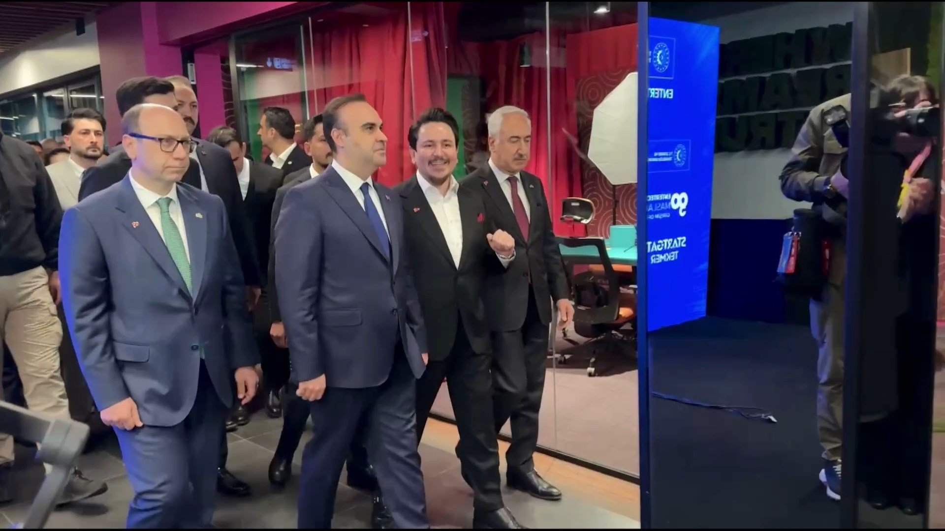 Sanayi ve Teknoloji Bakanı Mehmet Fatih Kacır konuşma yapıyor